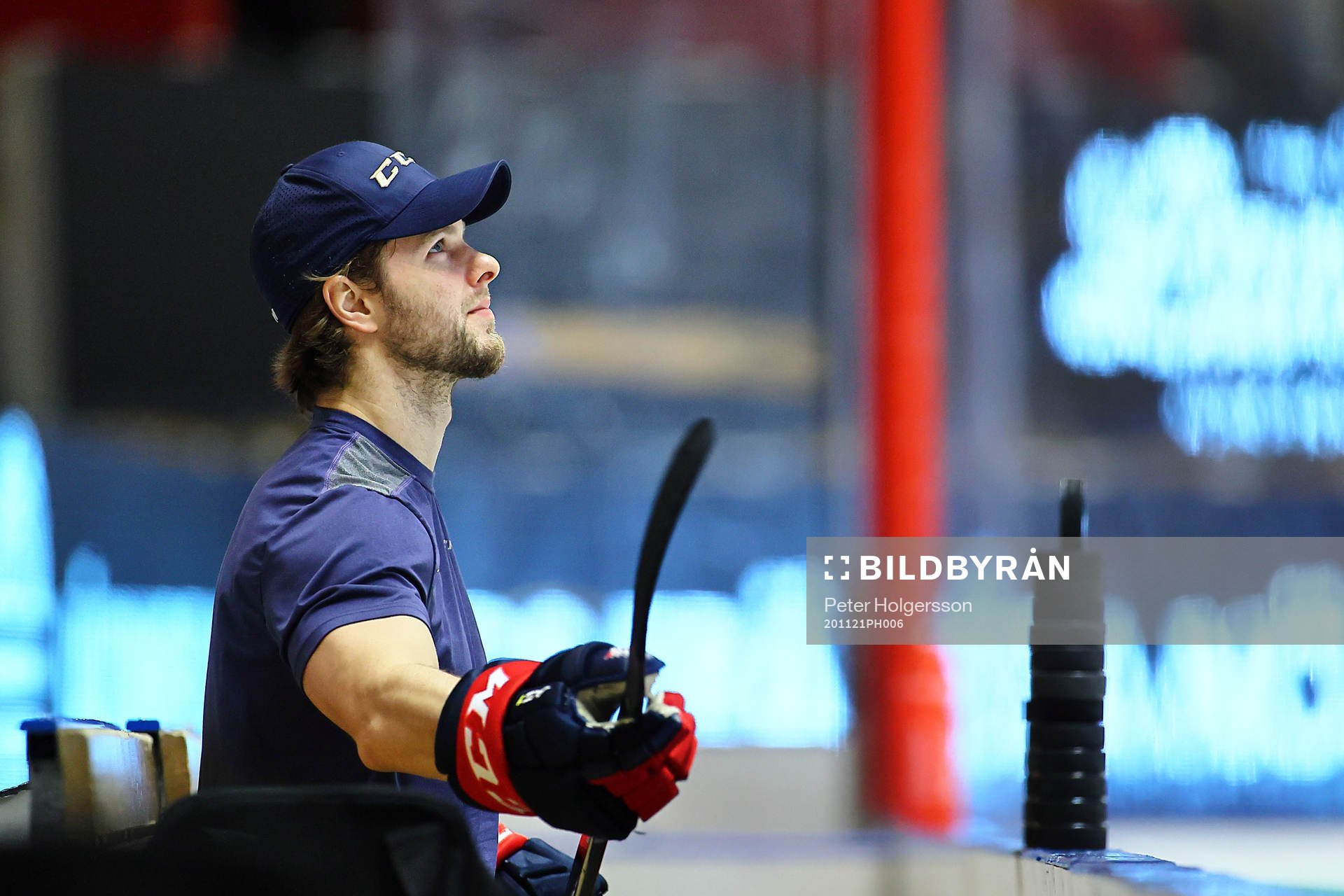 Linköpings Andrew Gordon före ishockeymatchen i SHL