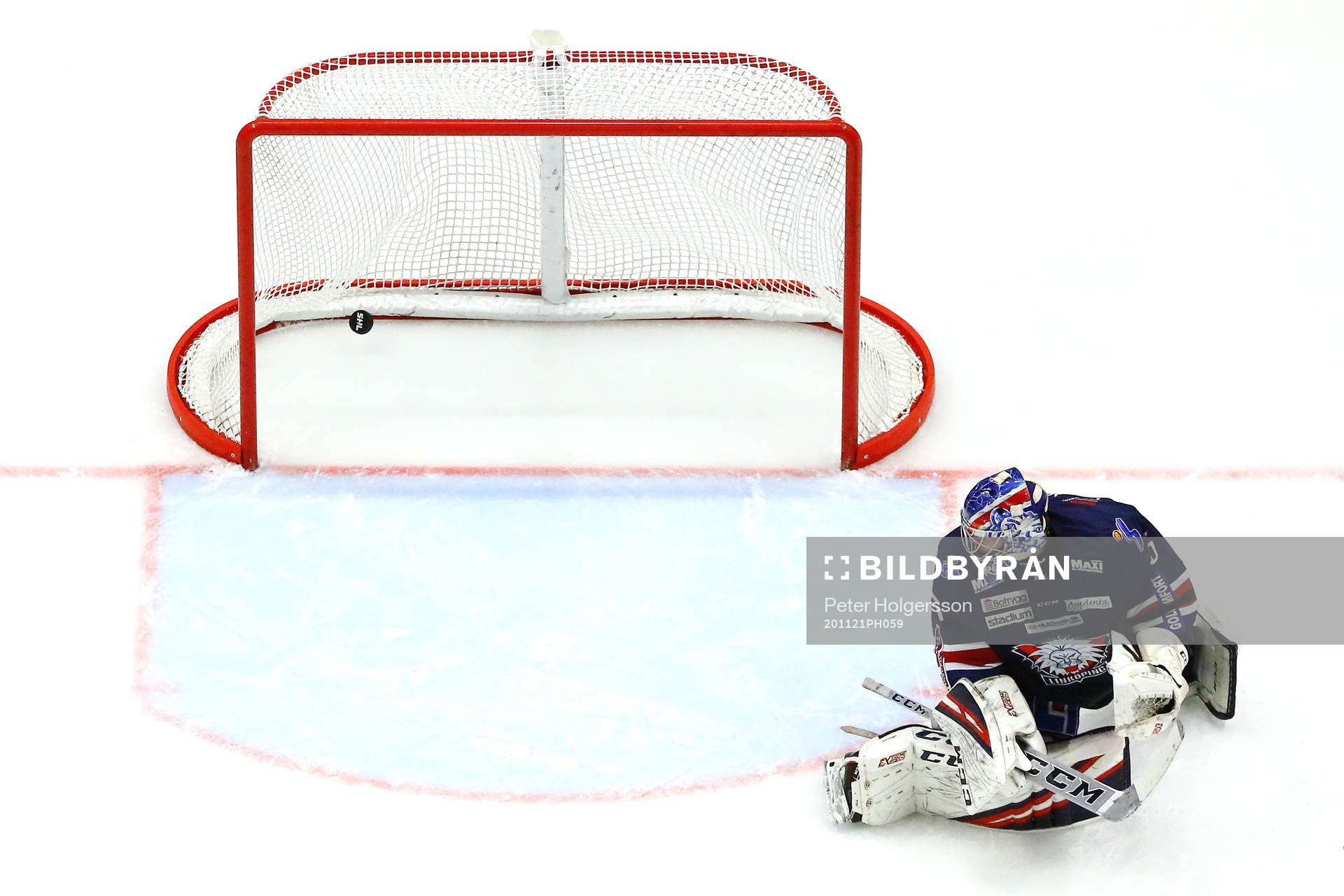<ll35<ser pucken i målet