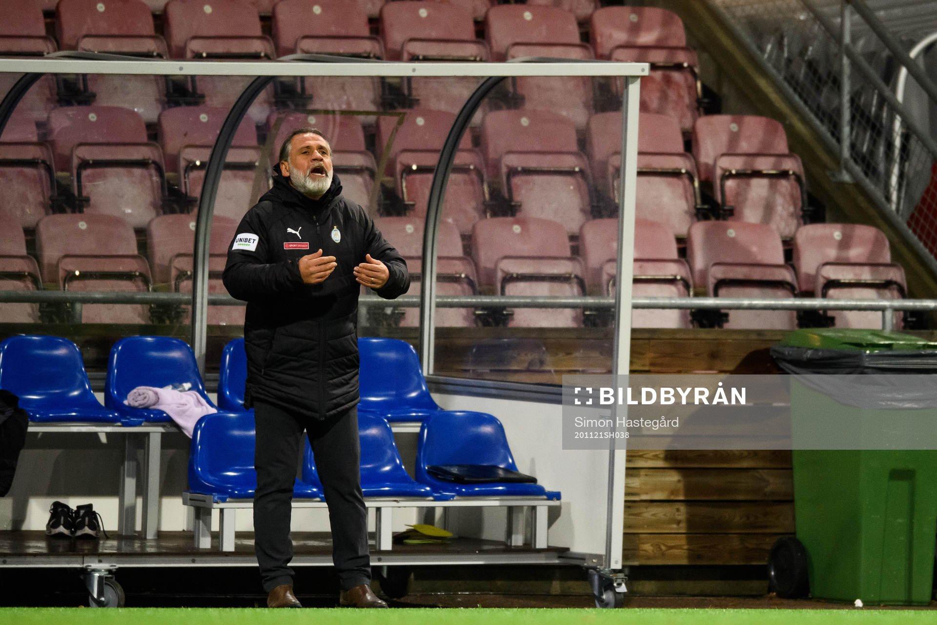 AFC Eskilstunas tränare Özcan Melkemichel