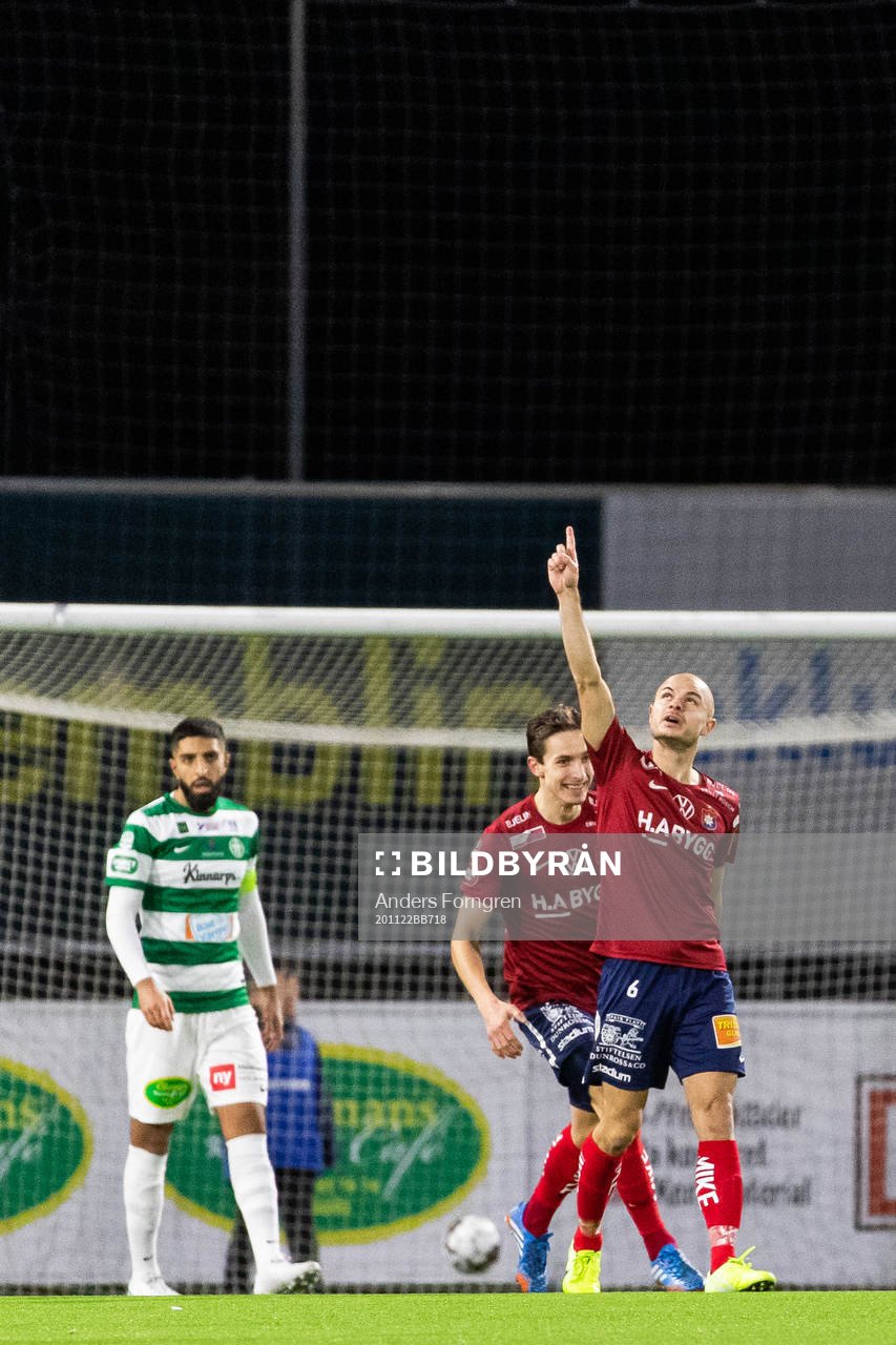 Örgrytes Hannes Sahlin jublar efter att han gjort 0-3 under fotbollsmatchen i Superettan mellan Västerås SK och Örgryte den 22 november 2020 i Västerås.