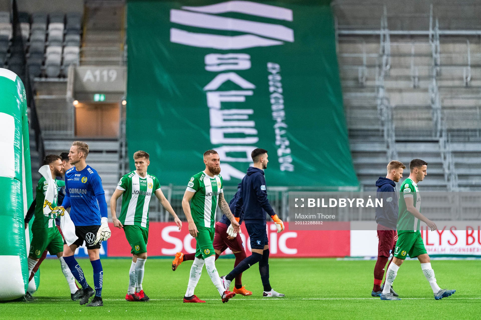 Hammarbys spelare gör entré