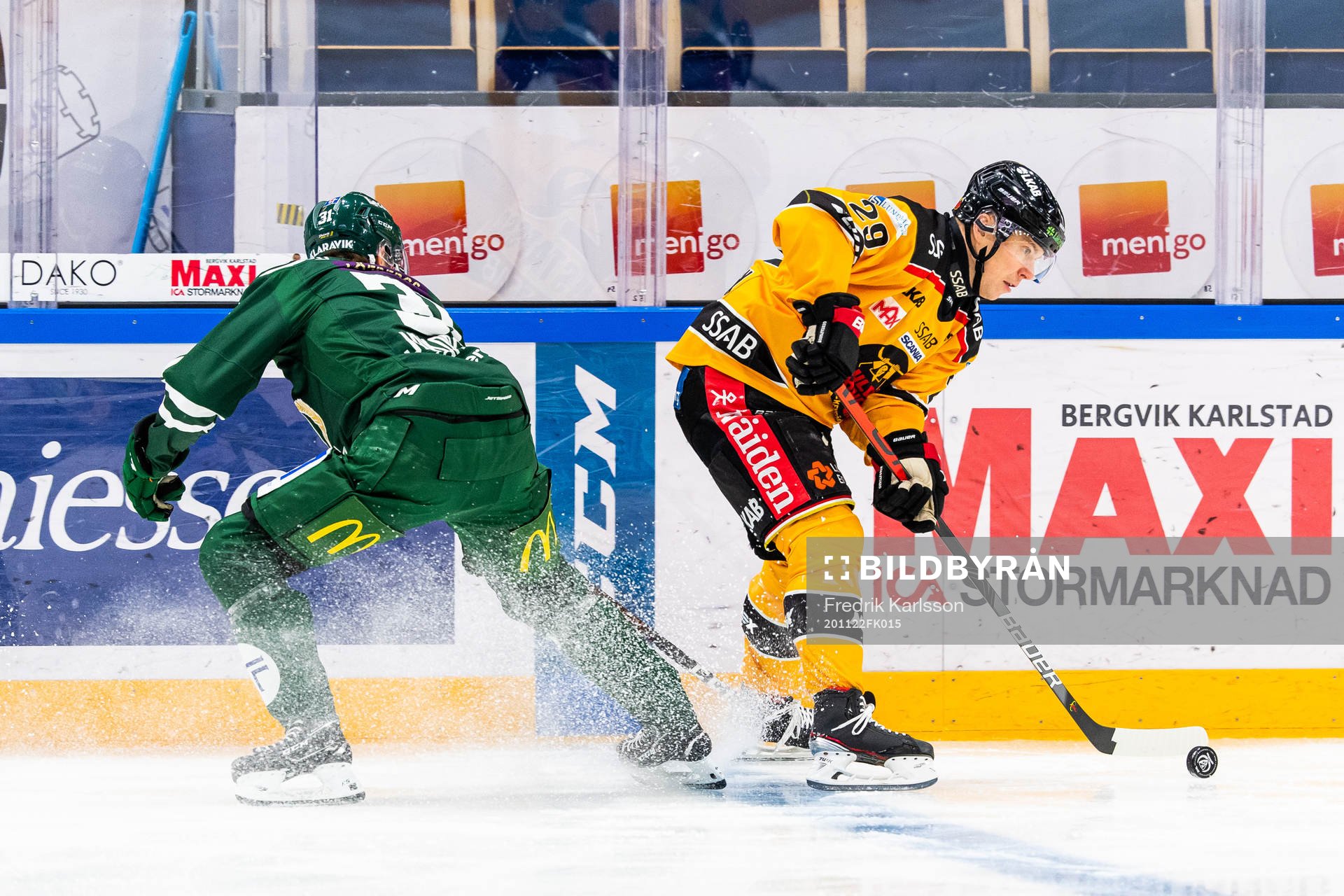 Färjestads Carl Jakobsson och Luleås Erik Gustafsson