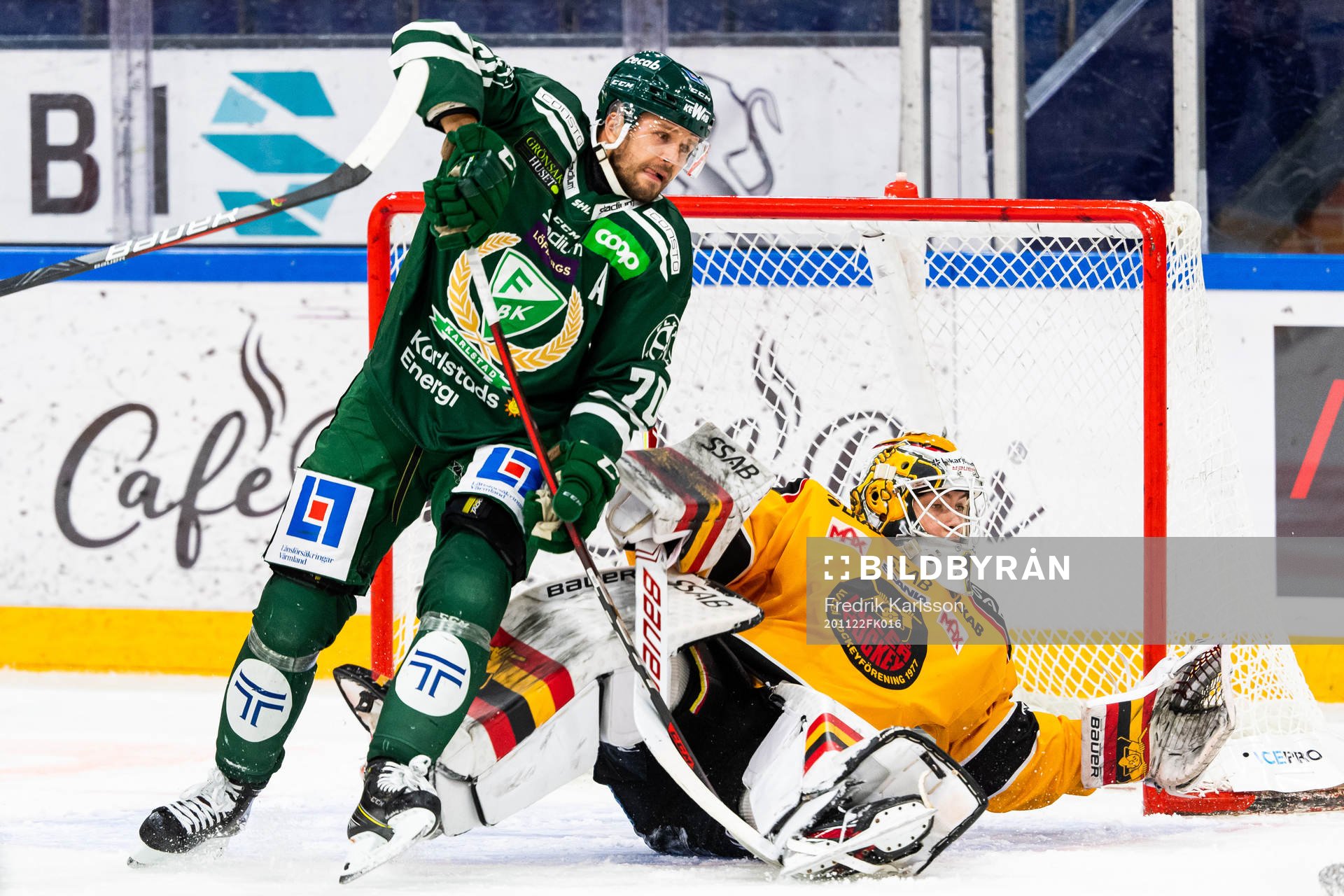Färjestads Jacob Nilsson och Luleås målvakt Jesper