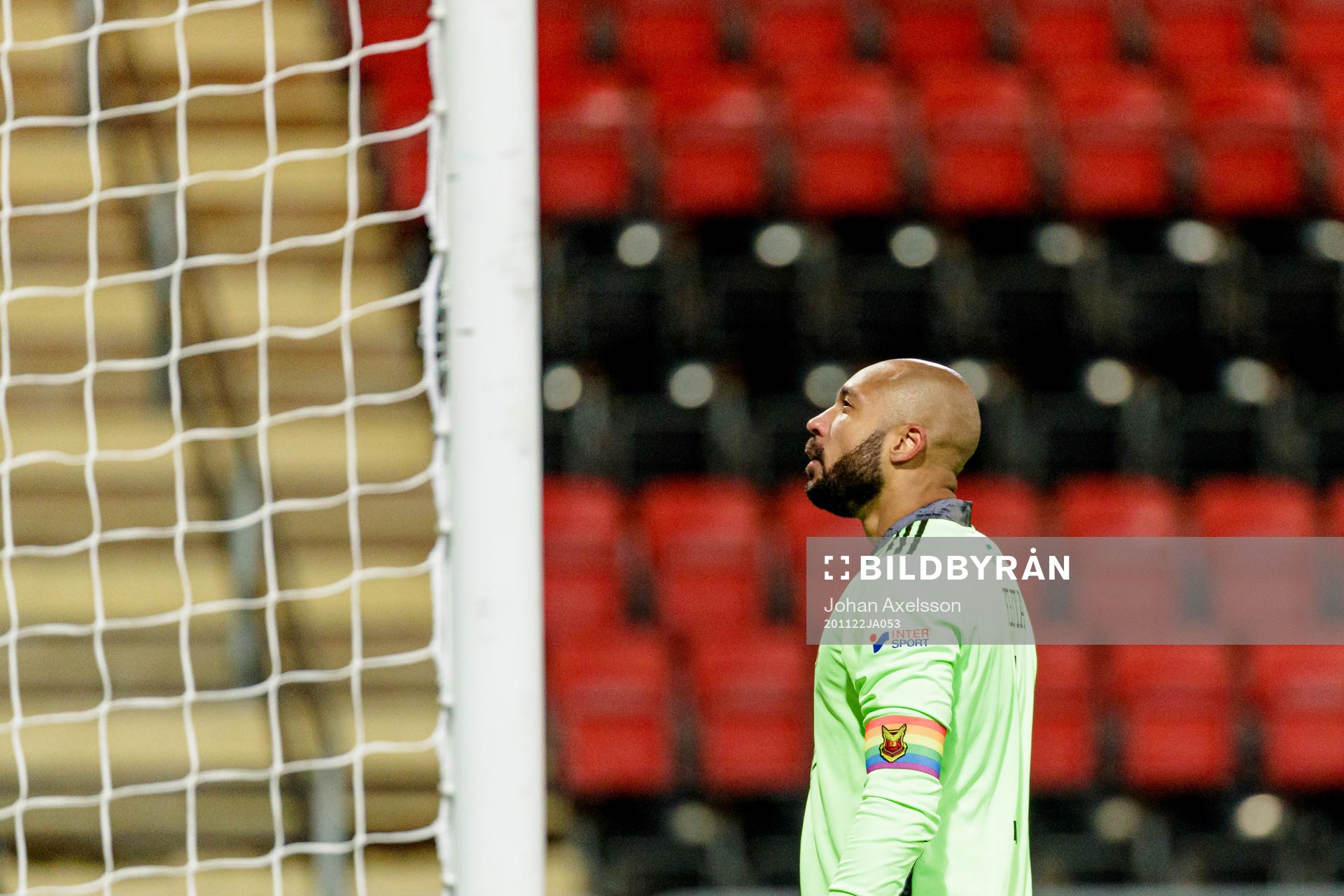 Östersunds målvakt Aly Keita deppar