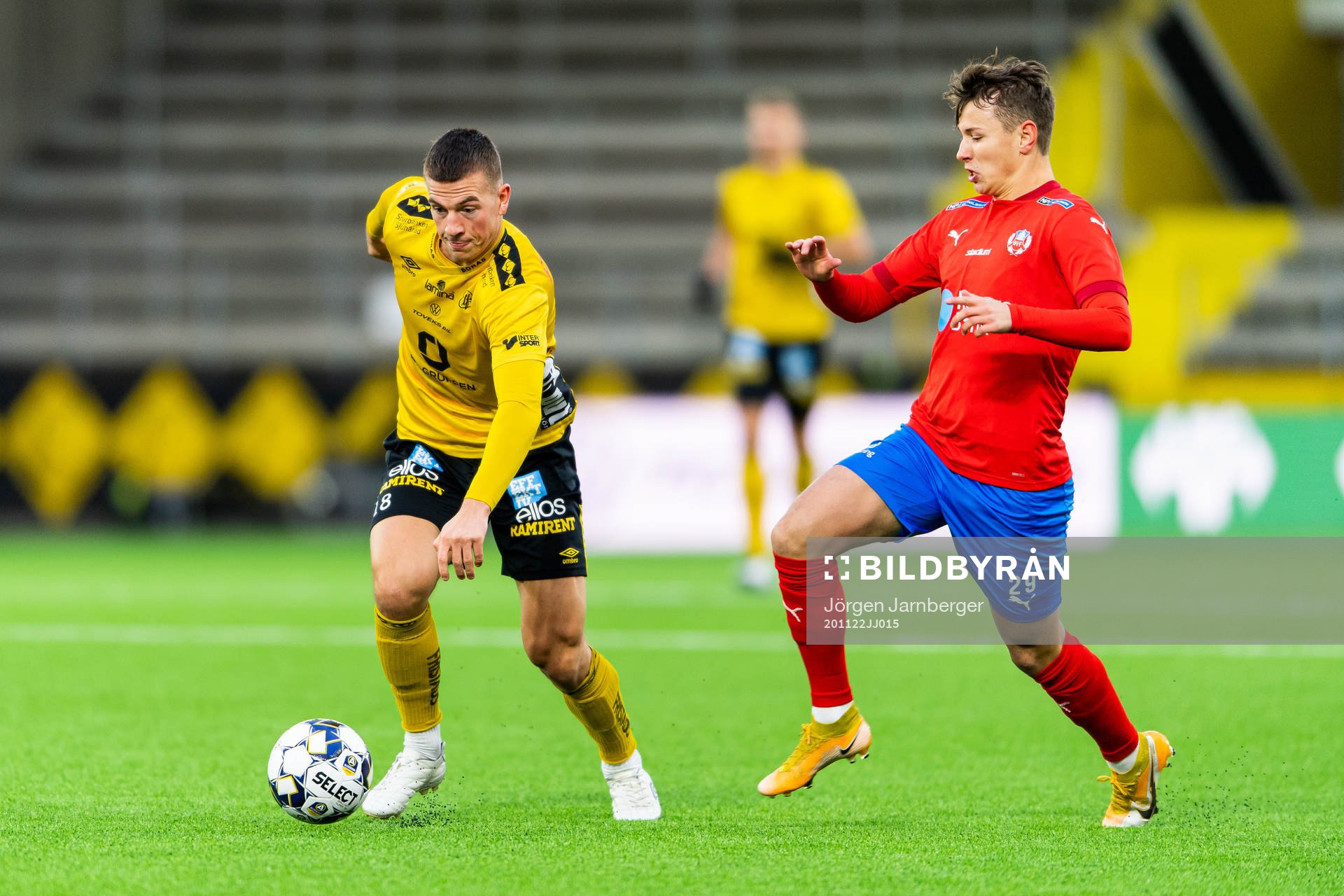 Elfsborgs Simon Olsson och Helsingborgs Joseph Ceesay