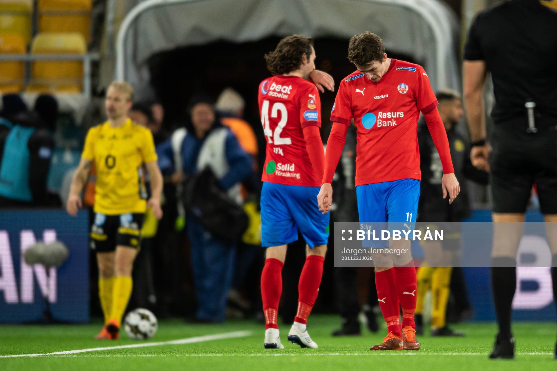Helsingborgs Adam Eriksson och Mikkel Diskerud deppar