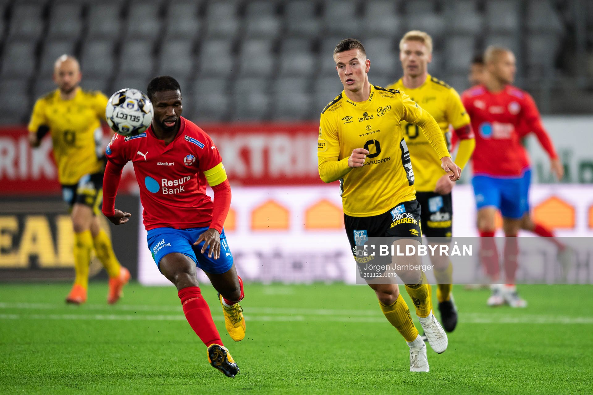 Elfsborgs Simon Olsson och Helsingborgs Mohammed Abubakari