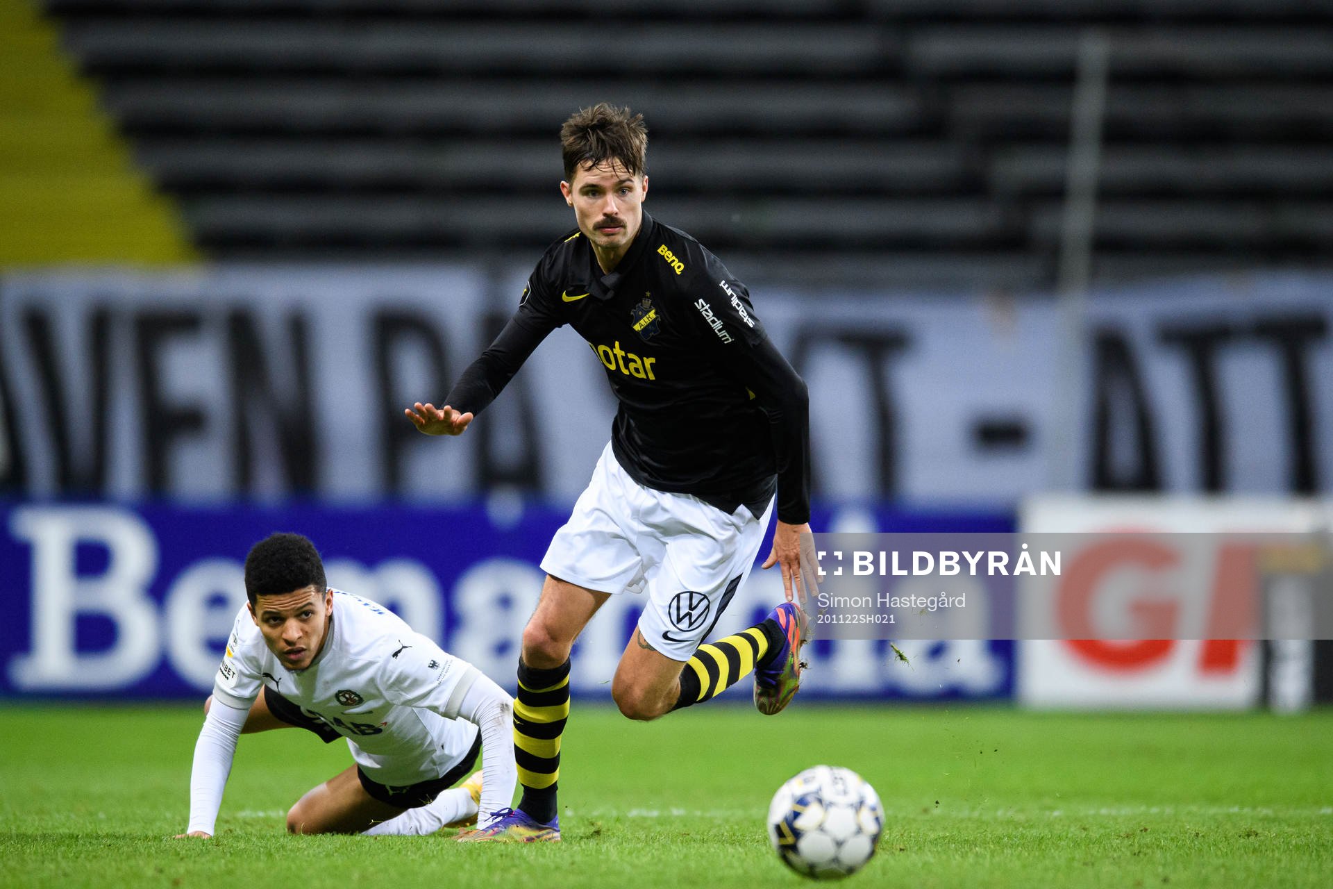 s Mikael Lustig