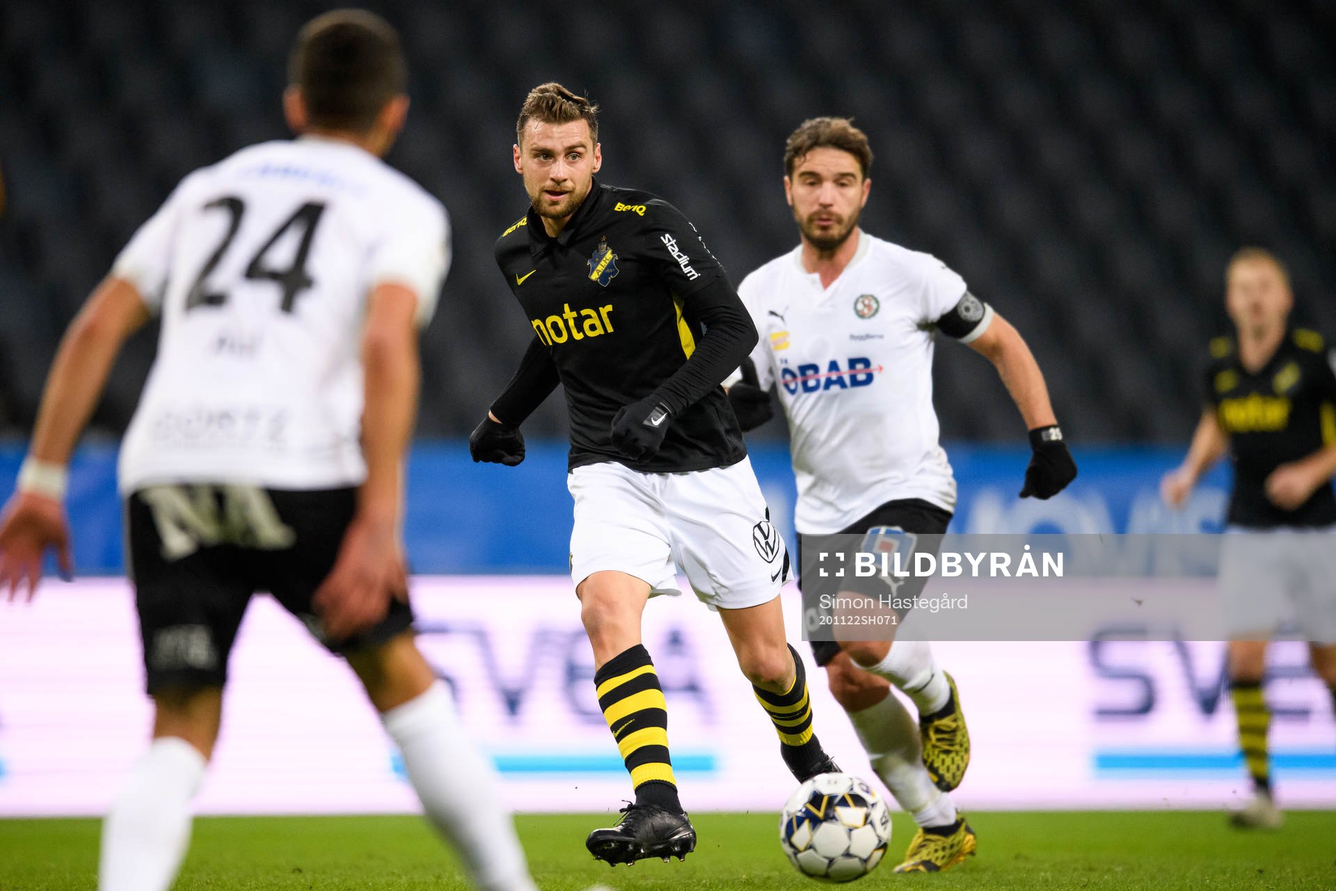 s Filip Rogic och Örebros Nordin Gerzic