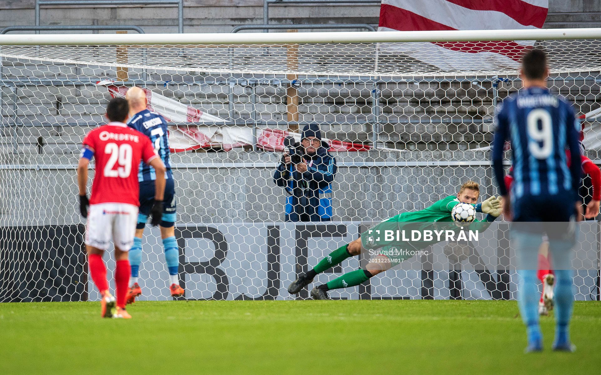 Djurgårdens Magnus Eriksson gör 0-3 på straffretur bakom