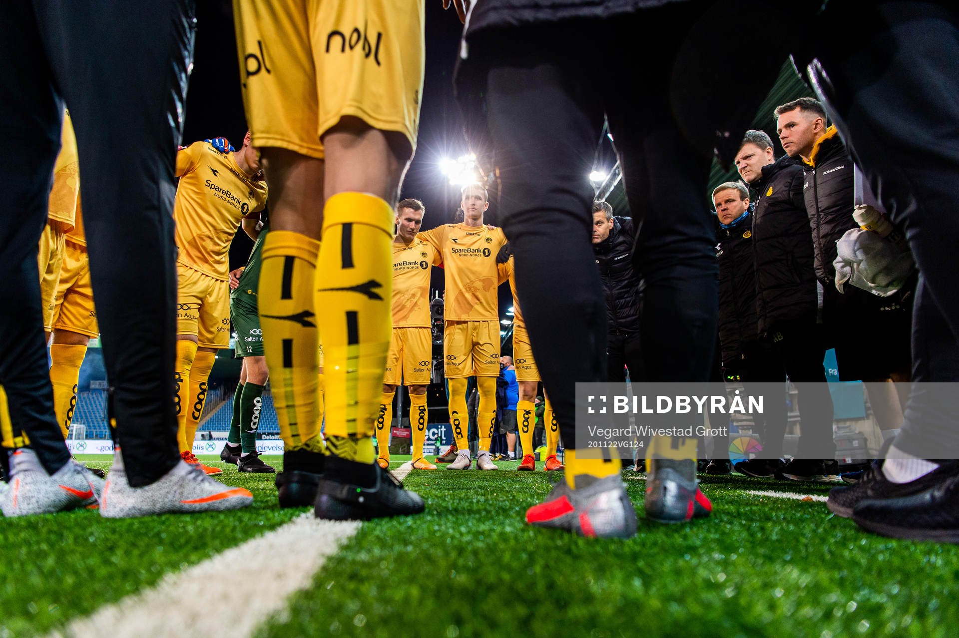 Morten Konradsen, Ola Solbakken and players and staff of