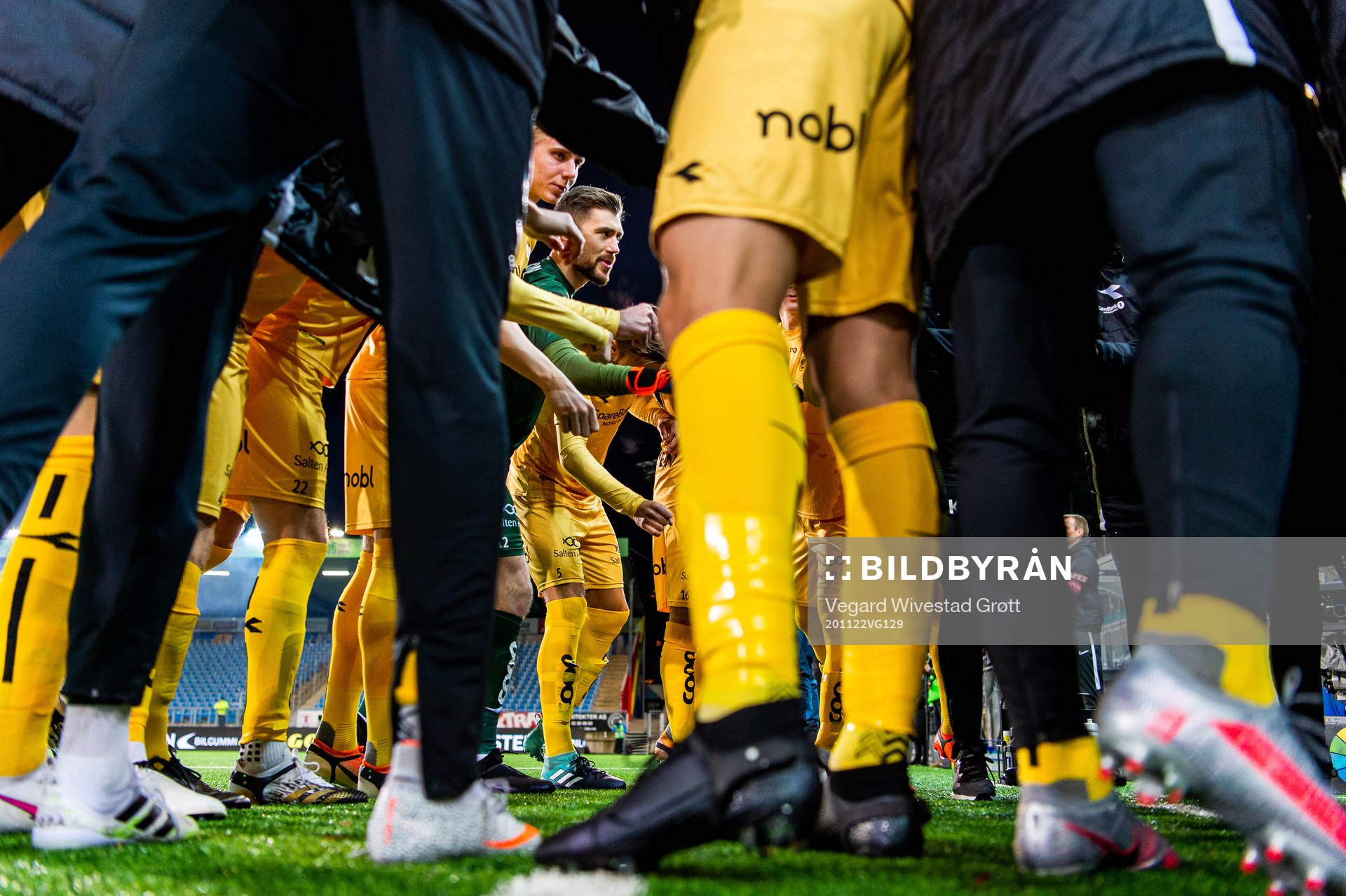 Goalkeeper Nikita Haikin and players of Bodø/Glimt