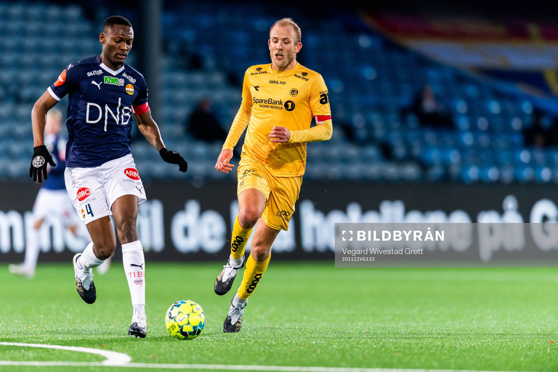 Tchamba Bangou of Strømsgodset and Vegard Leikvoll Moberg