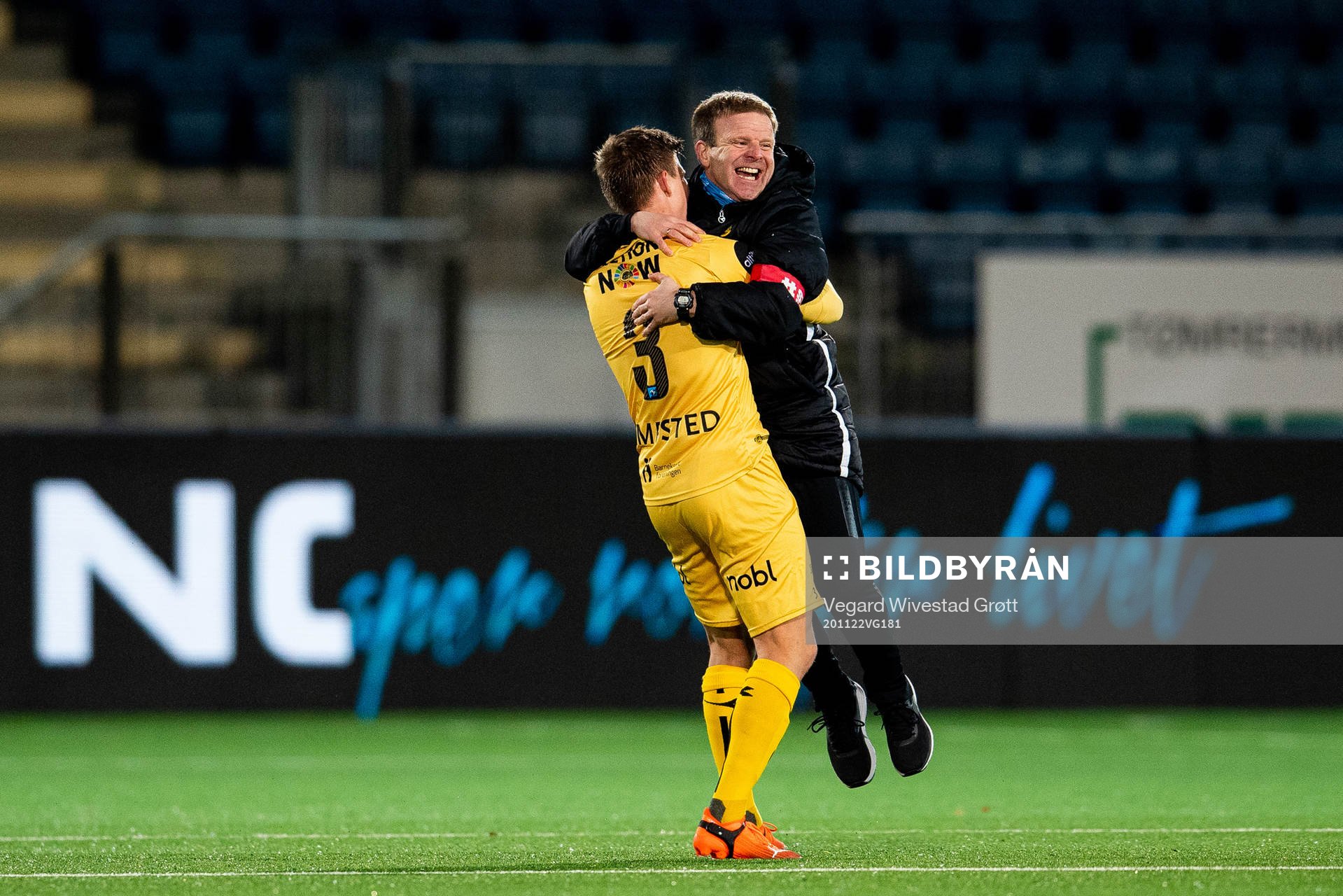 Alfons Sampsted of Bodø/Glimt and Morten Kalvenes,