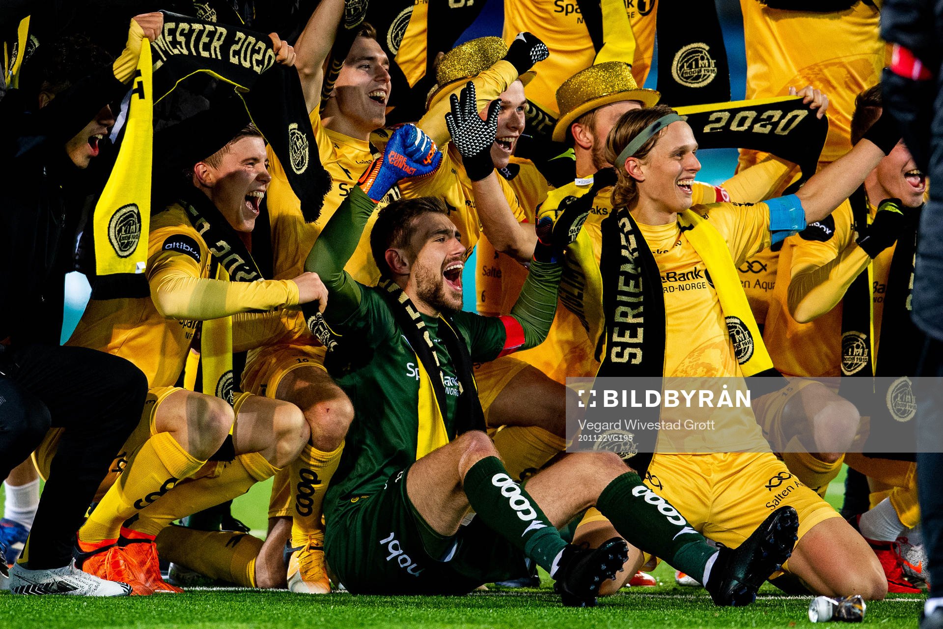 Alfons Sampsted, goalkeeper Nikita Haikin, Ulrik Saltnes