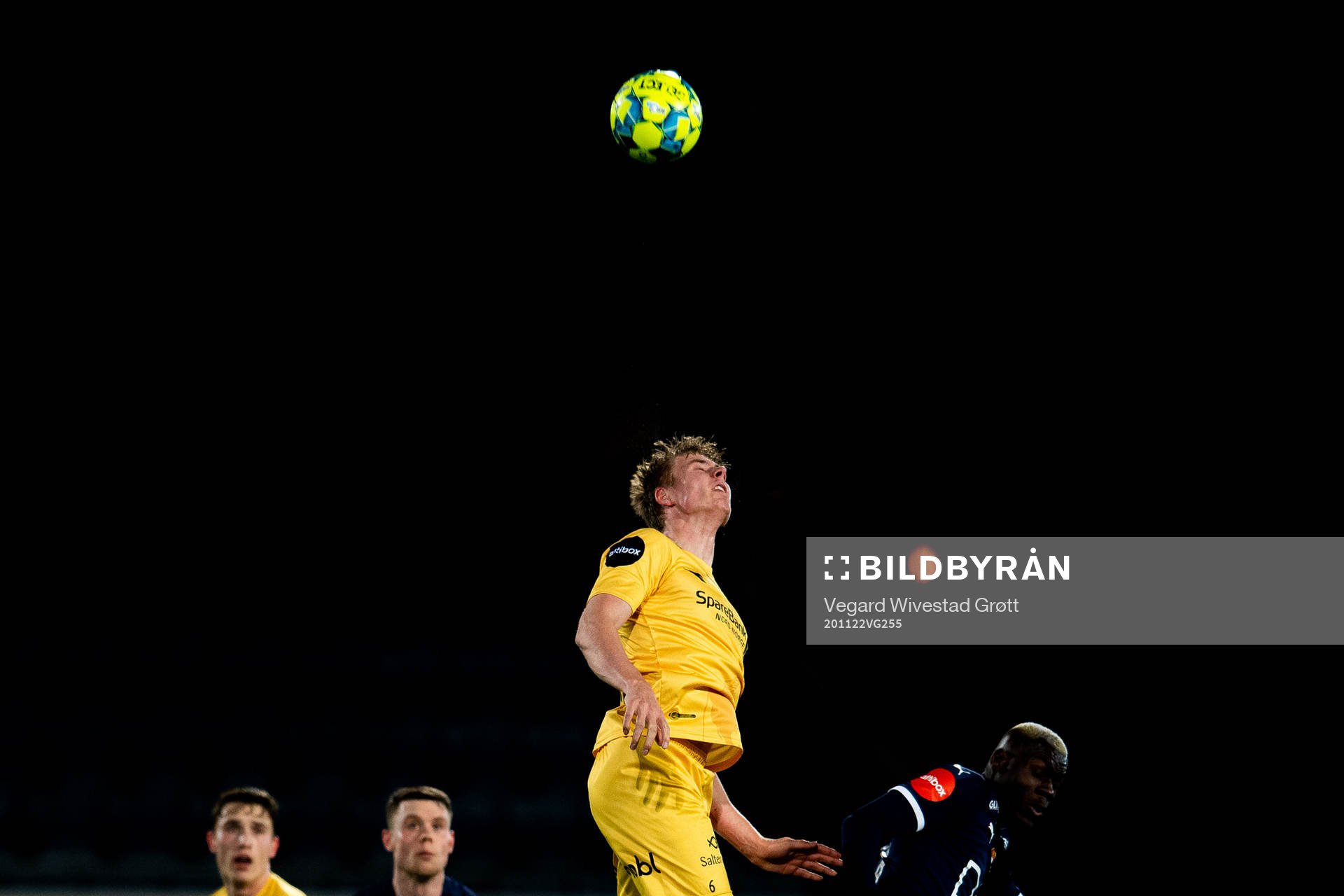 Isak Amundsen of Bodø/Glimt and Moses Dramwi Mawa of