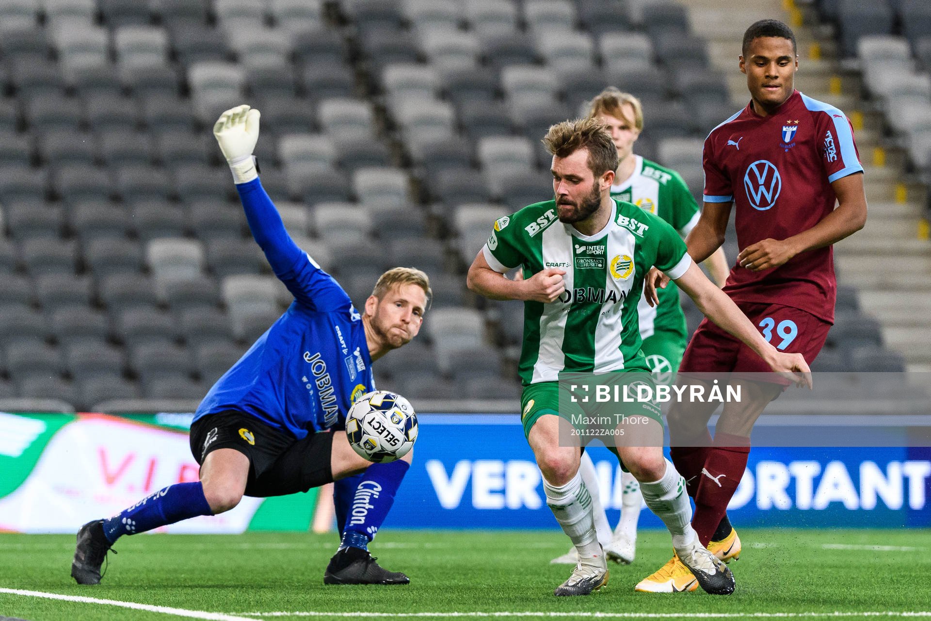Hammarbys målvakt David Ousted och Mads Fenger Nielsen
