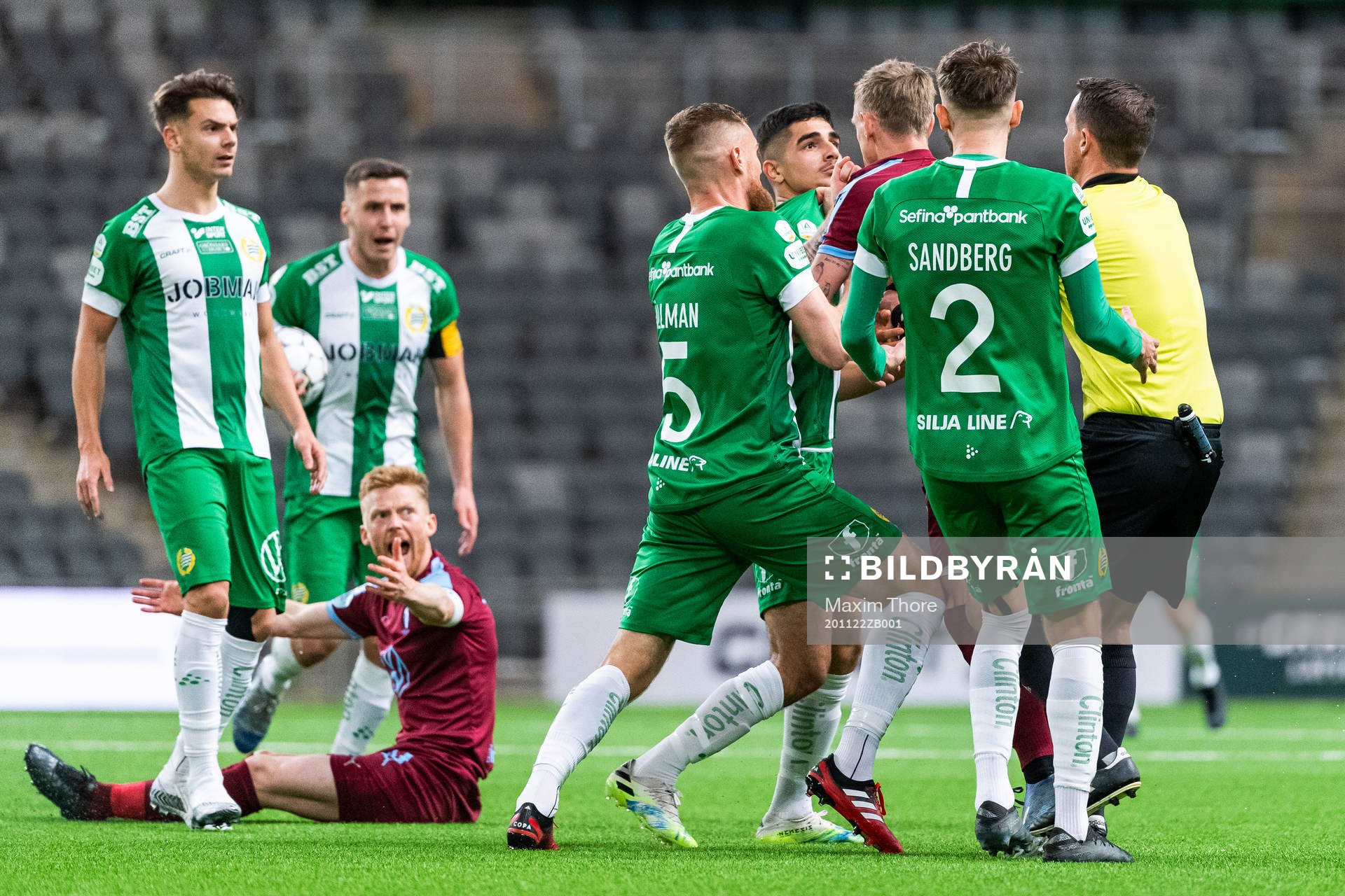 Irriterat mellan Malmö FFs Sören Rieks och Hammarbys