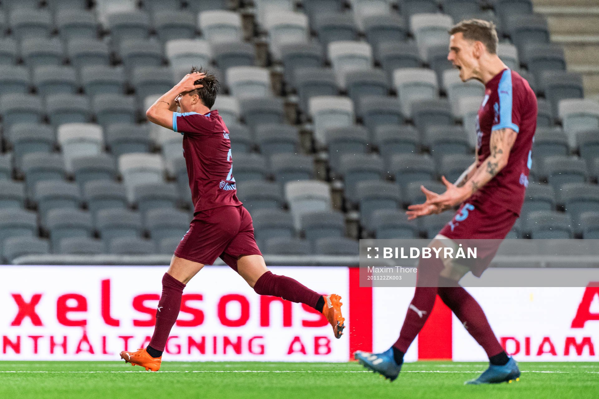 Malmö FFs Eric Larsson deppar