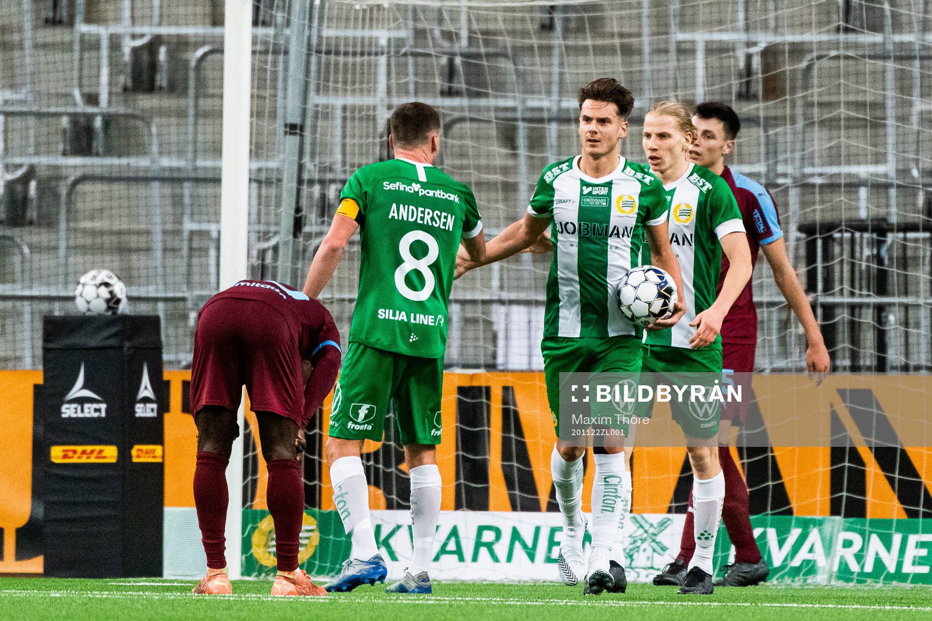 Hammarbys Jeppe Andersen jublar med målskytten till 2-2