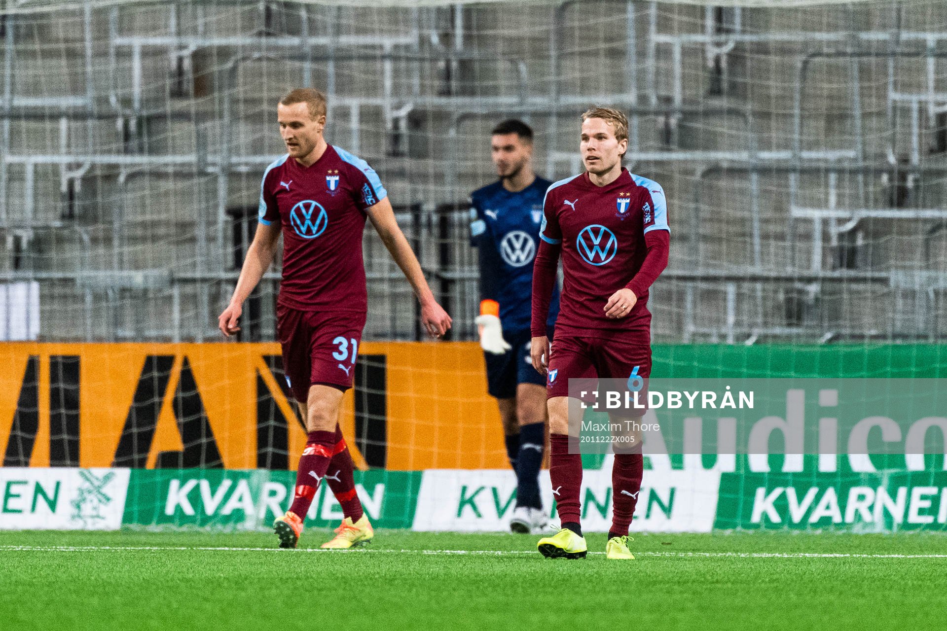 Malmö FFs Oscar Lewicki och Franz Brorsson deppar