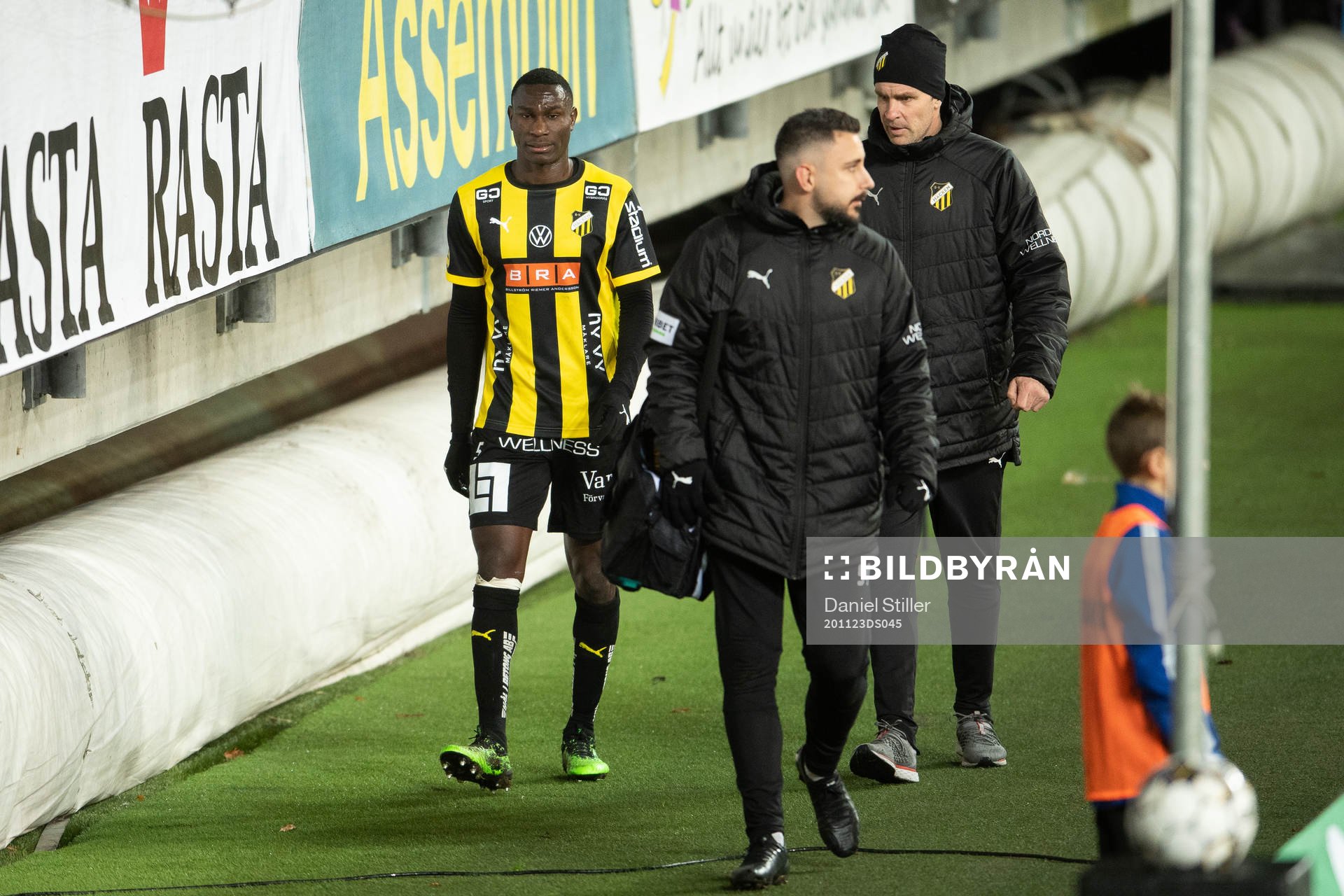 Häckens Godswill Ekpolo går ut skadad
