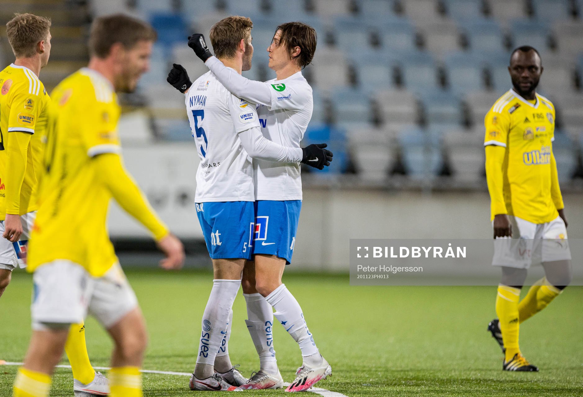 IFK Norrköpings Christoffer Nyman jublar med Simon Thern