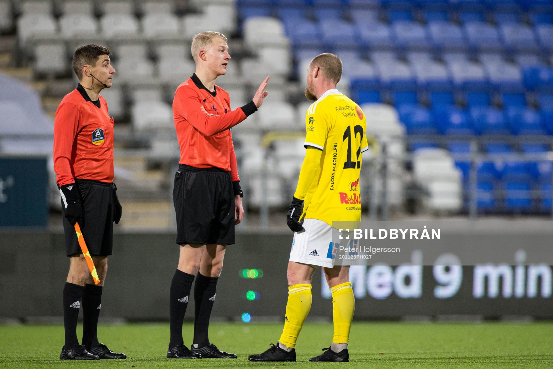 Falkenbergs Christoffer Carlsson i samtal med Domare Adam