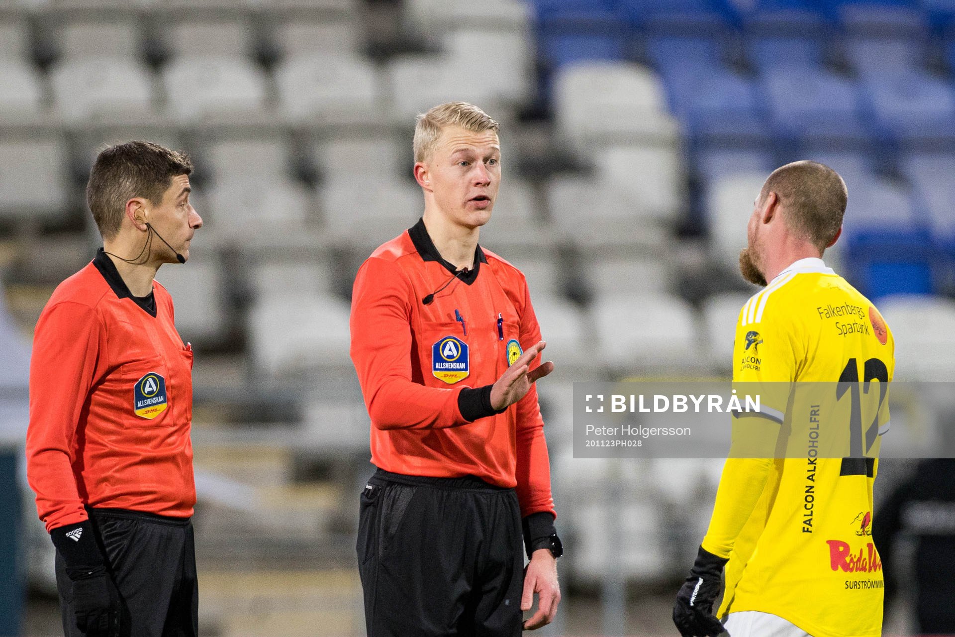 Falkenbergs Christoffer Carlsson i samtal med Domare Adam