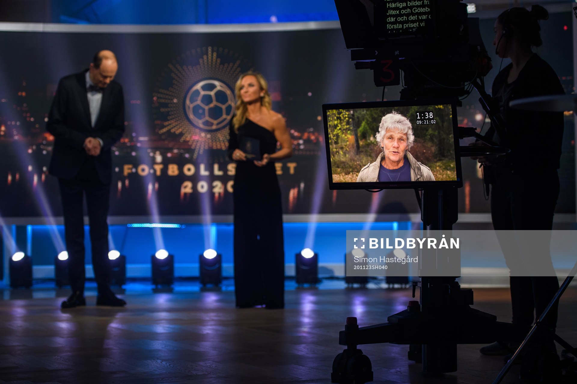 Pia Sundhage delar ut  Årets Piastipendiat