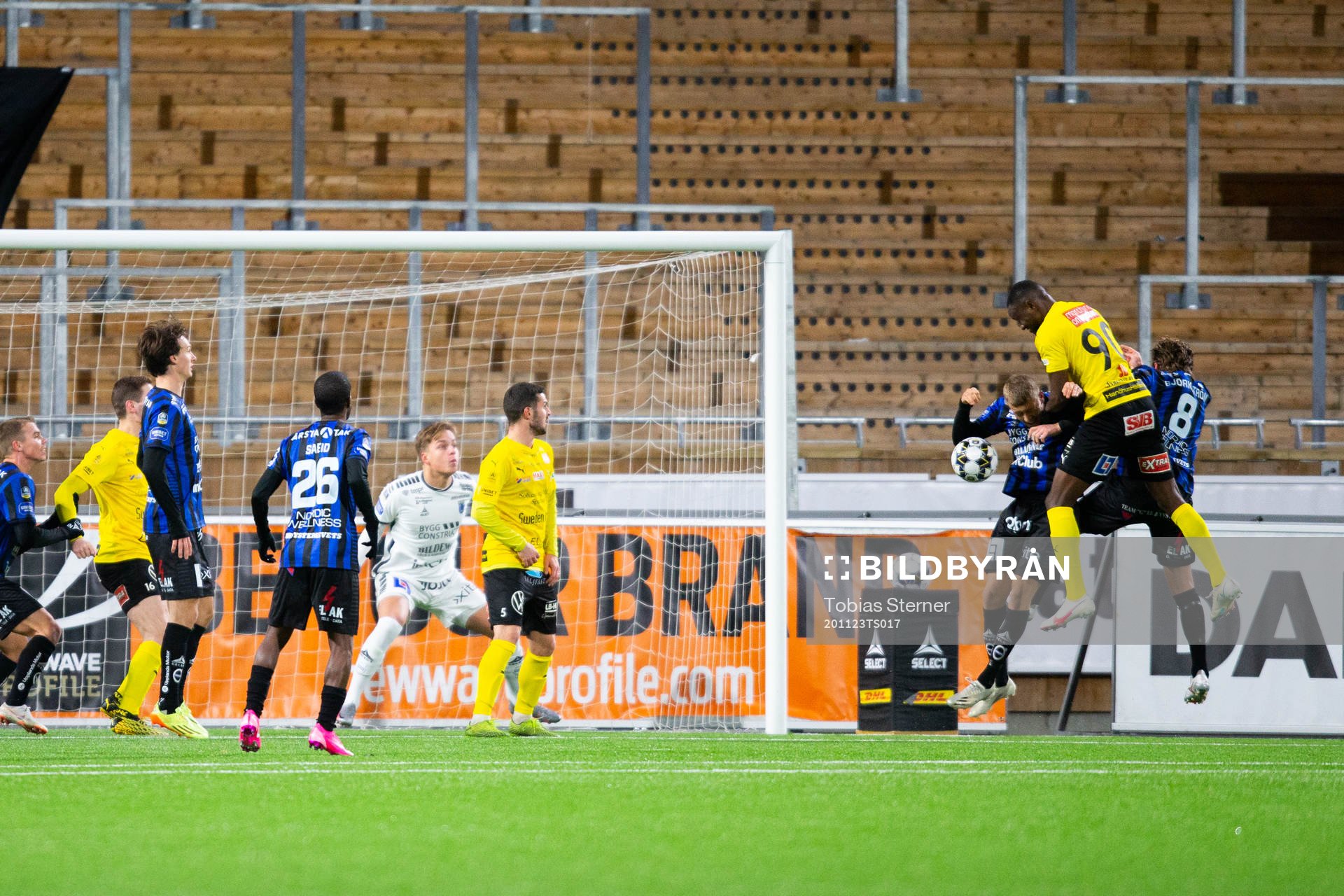 Sirius Simon Gefvert och Tim Björkström i situation med