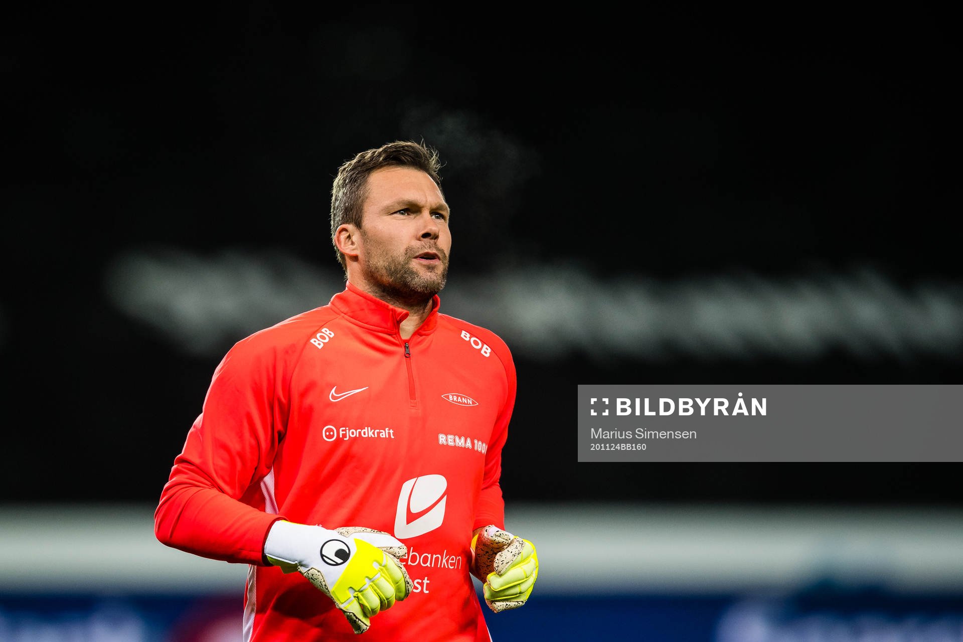 Håkon Eikemo Opdal of Brann warms up