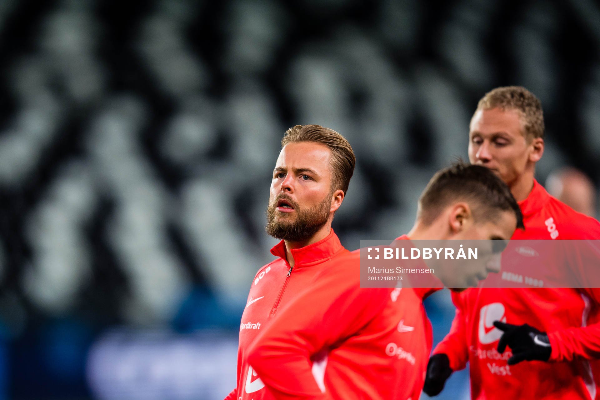 Sander Svendsen of Brann warms up