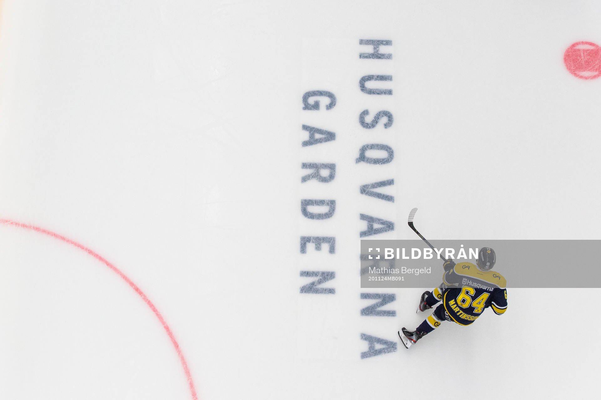s Eric Martinsson åker över texten ”Husqvarna Garden”