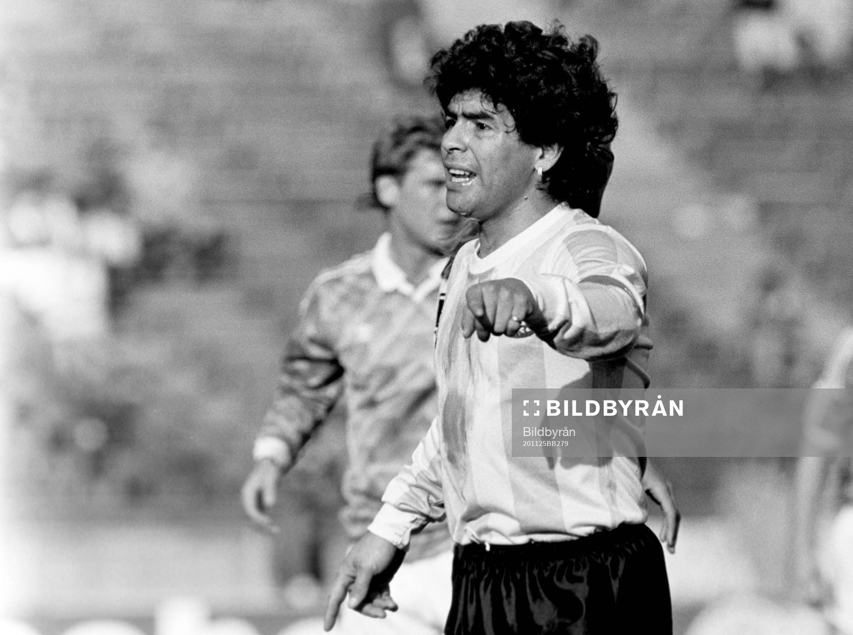 Fotboll, För-EM, Västtyskland - Argentina, 1-0: Diego Maradona, Argentina.
