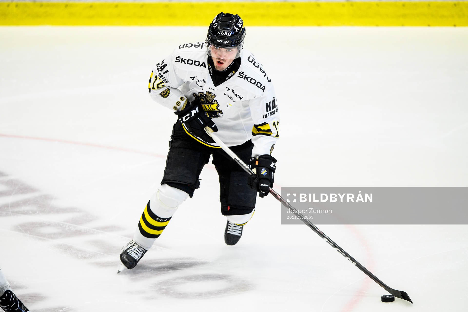 s Max Lindholm