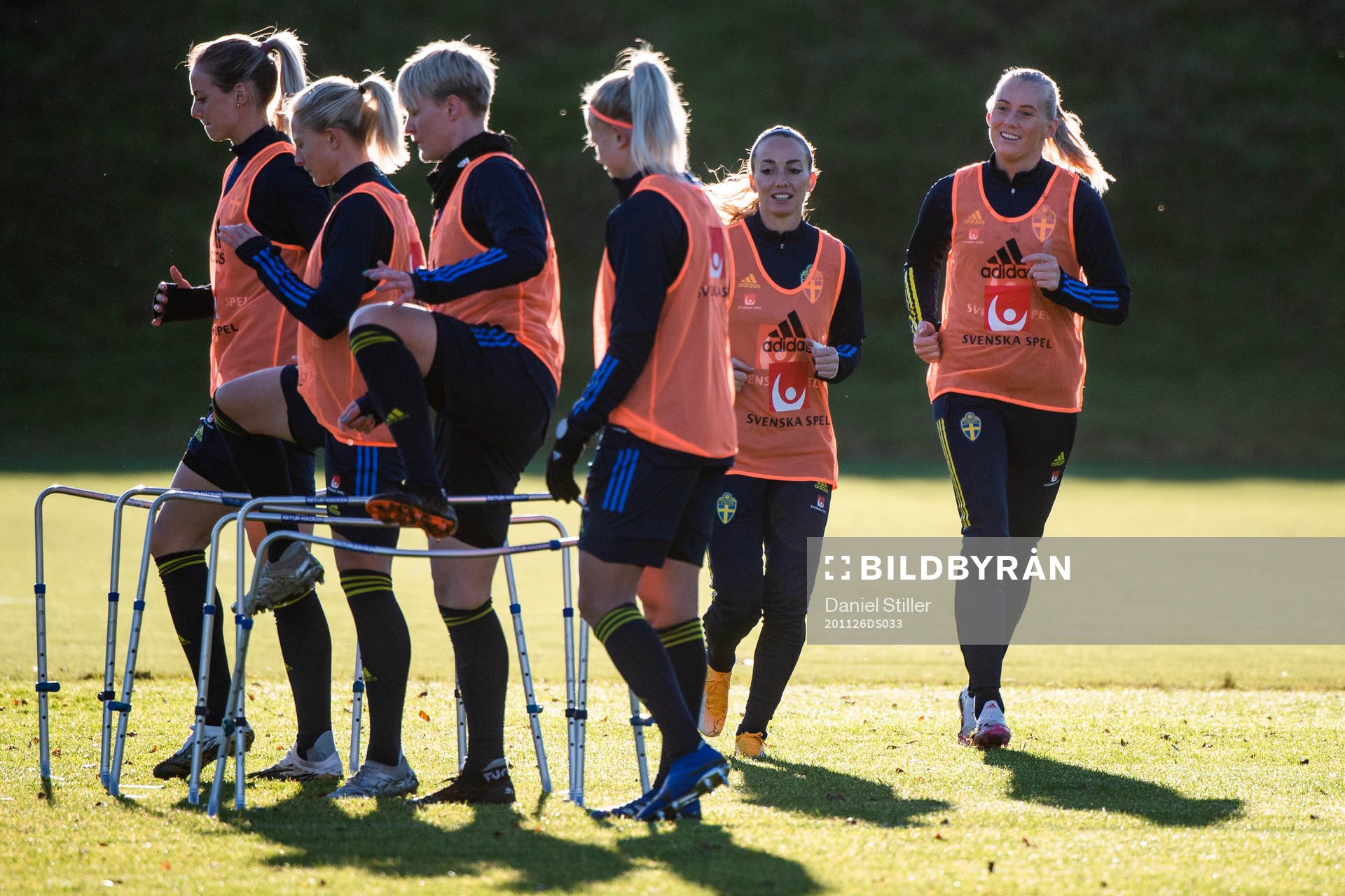 Kosovare Asllani och Stina Blackstenius