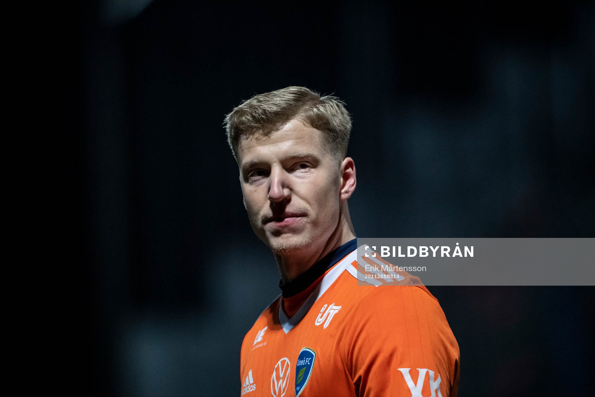 Umeås målvakt Viktor Frodig under fotbollsmatchen i Superettan mellan Umeå FC och Västerås SK den 28 november 2020 i Umeå.