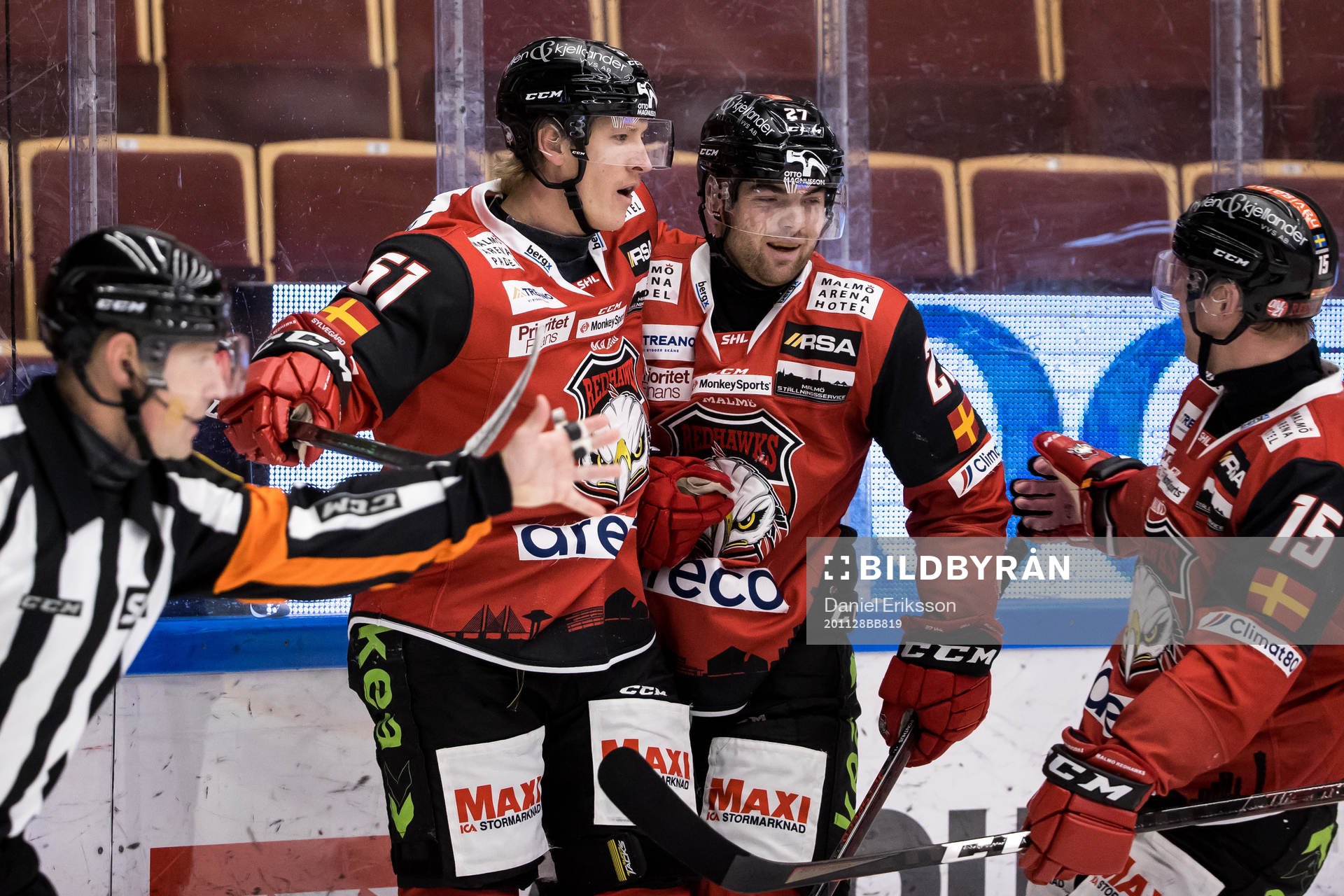 Malmö Redhawks Emil Sylvegård jublar