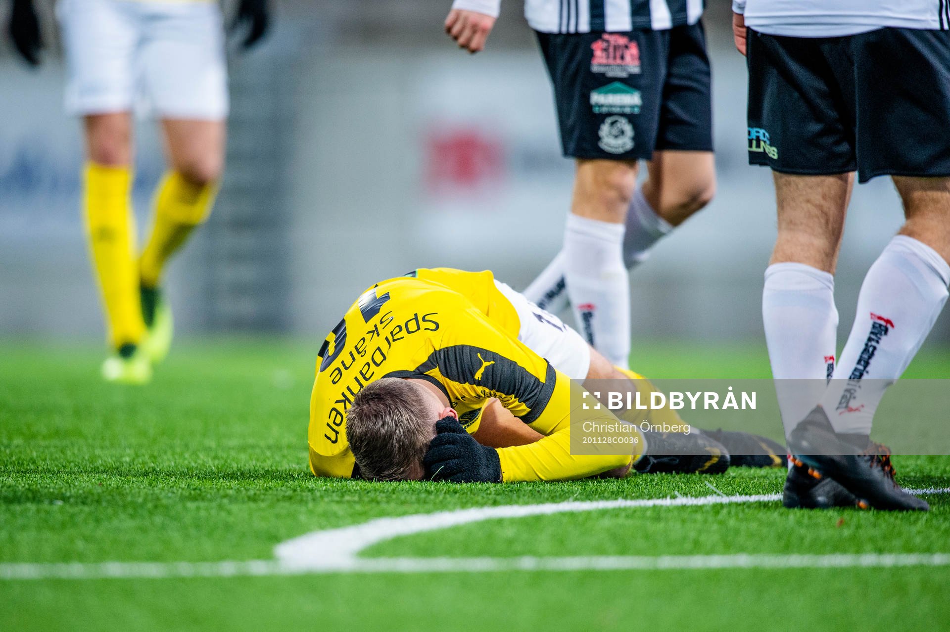 Lunds Filip Bohman grinar illa