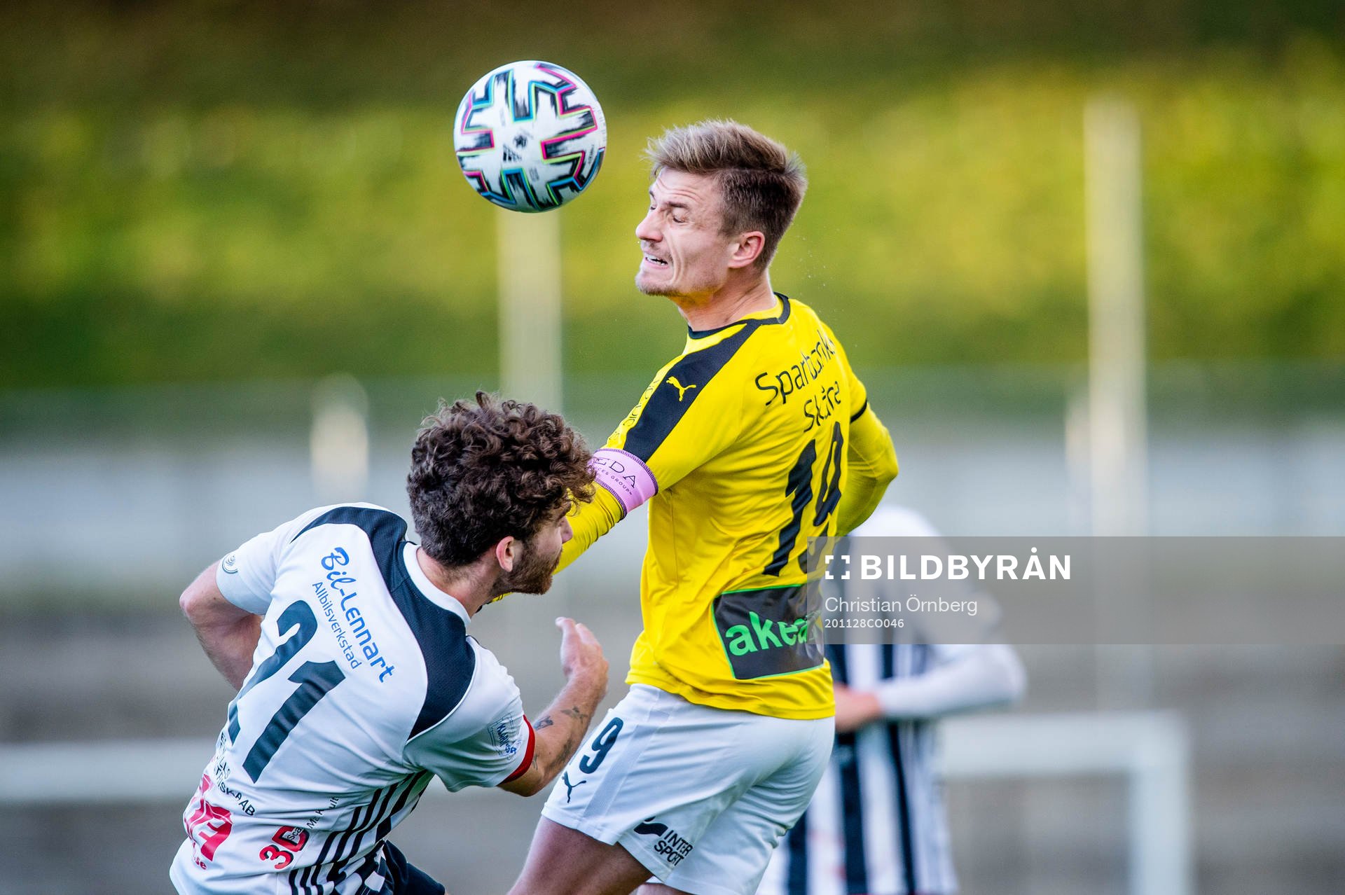 Luftduell mellan Lunds Jesper Rindmo och Lindomes Hannes