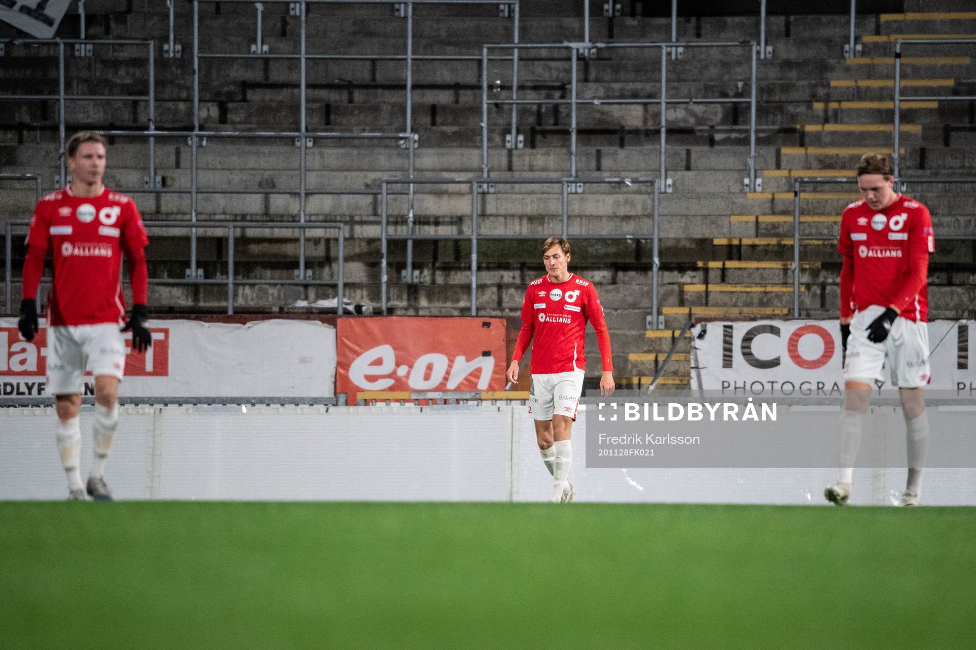 Degerfors Gustav Granath deppar med lagkamrater