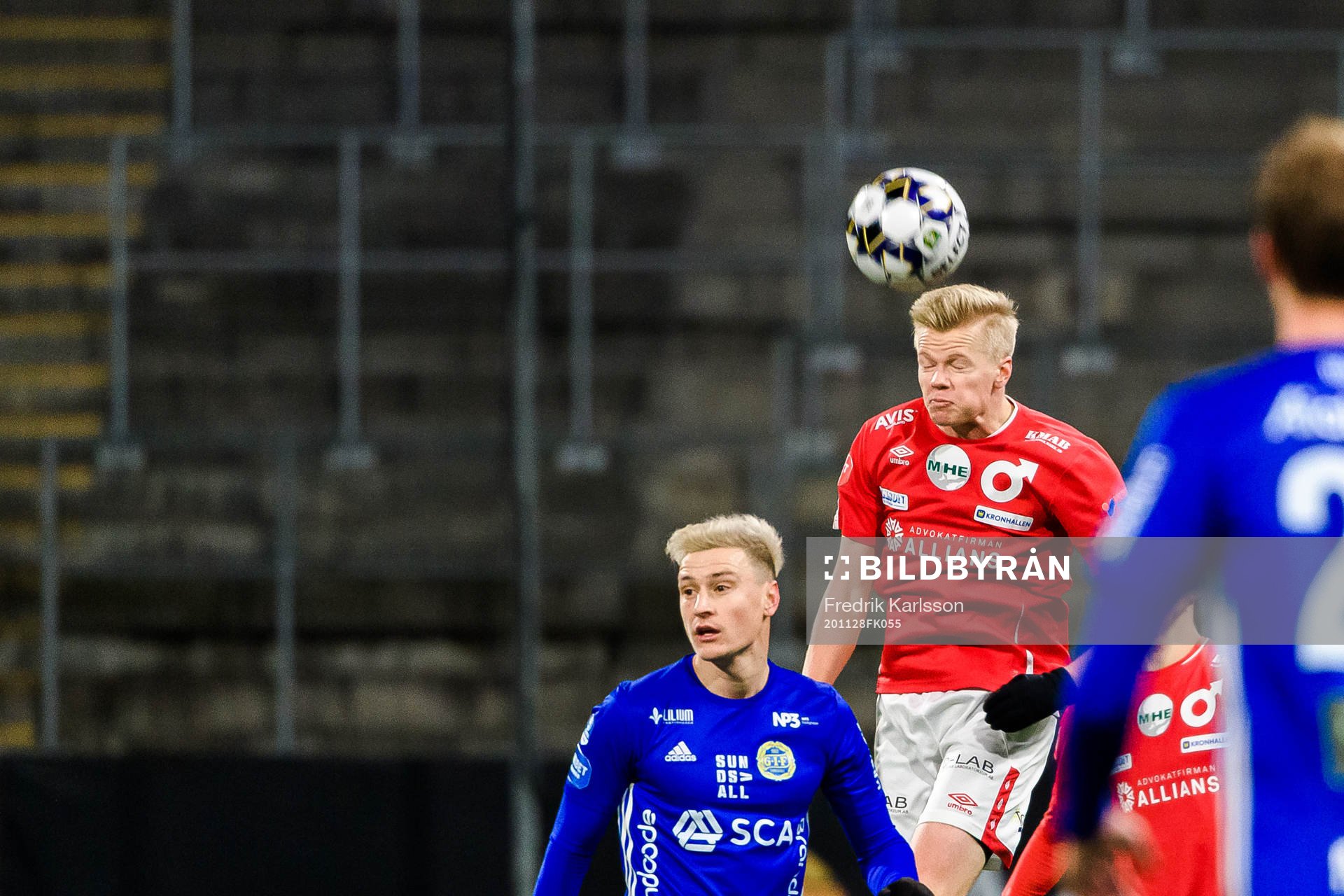 Sundsvalls Jamie Ryan Hopcutt och Degerfors Axel Lindahl