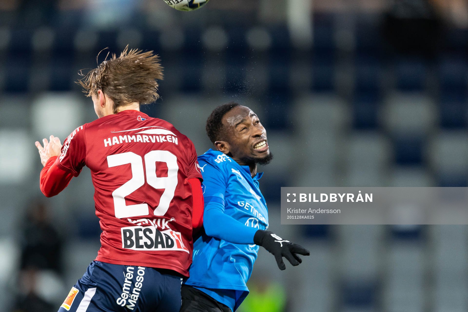 Örgrytes Danny Ervik och Halmstads Sadat Karim