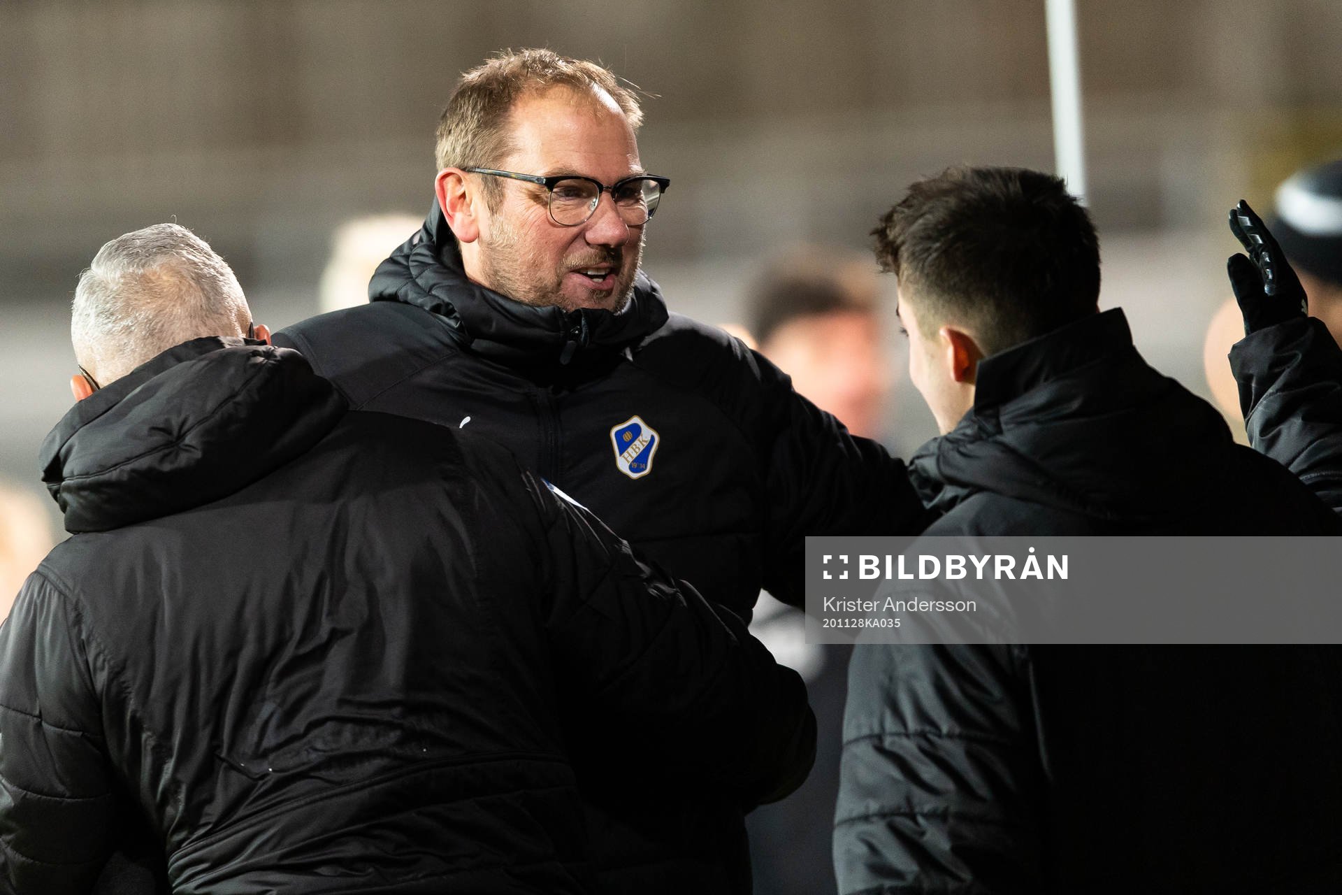Halmstads tränare Magnus Haglund jublar efter fotbollsmatchen i Superettan  mellan Halmstad och Örgryte den 28 november 2020 i Halmstad.