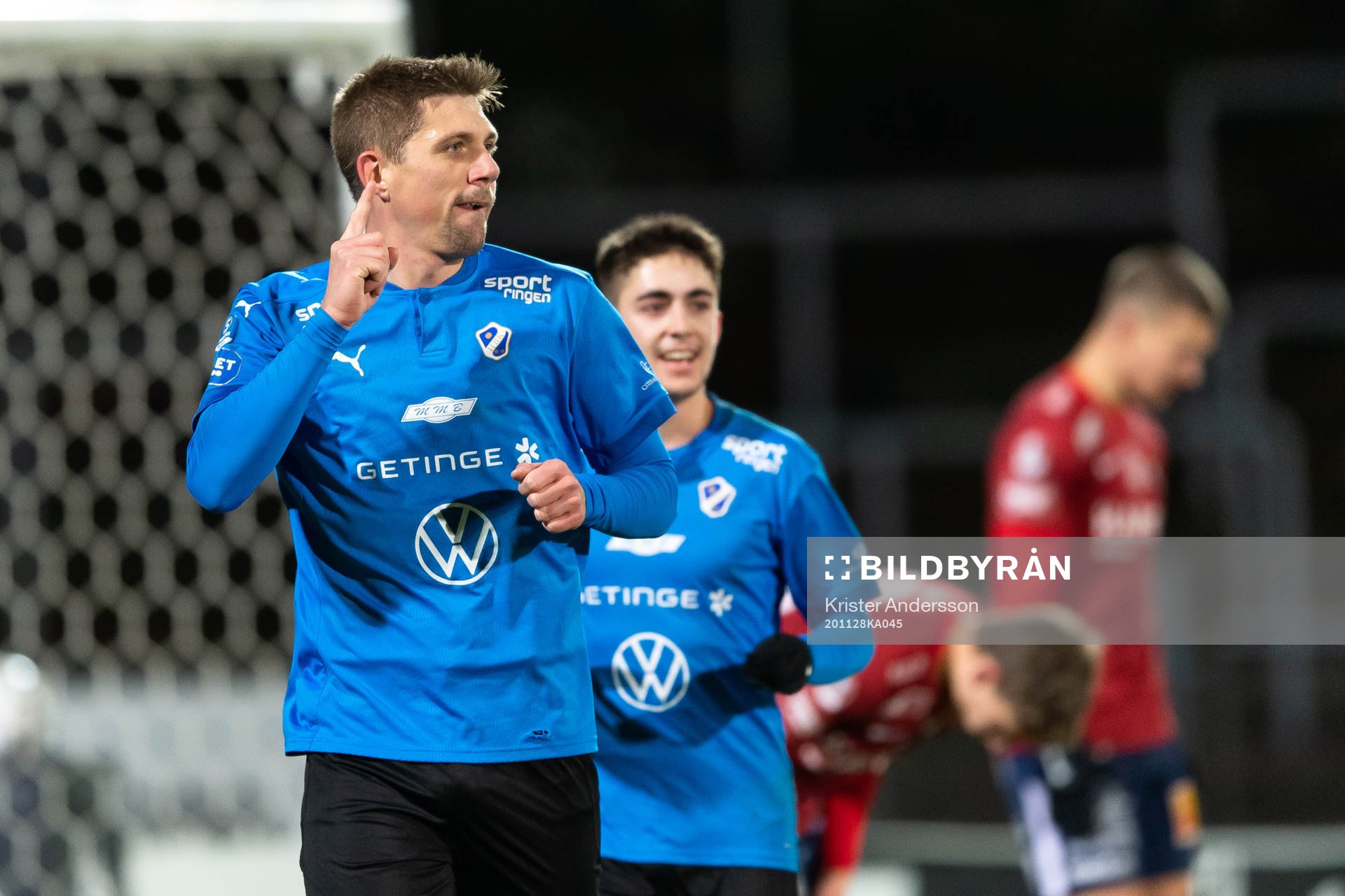 Halmstads Mikael Boman jublar