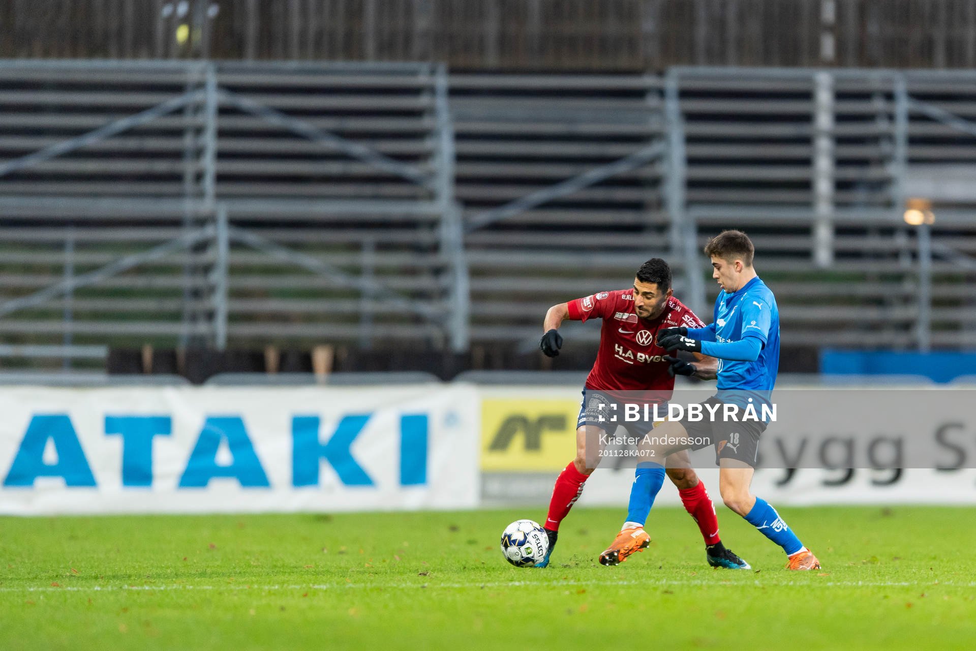 Örgrytes Ailton Jose Almeida och Halmstads Emil Tot
