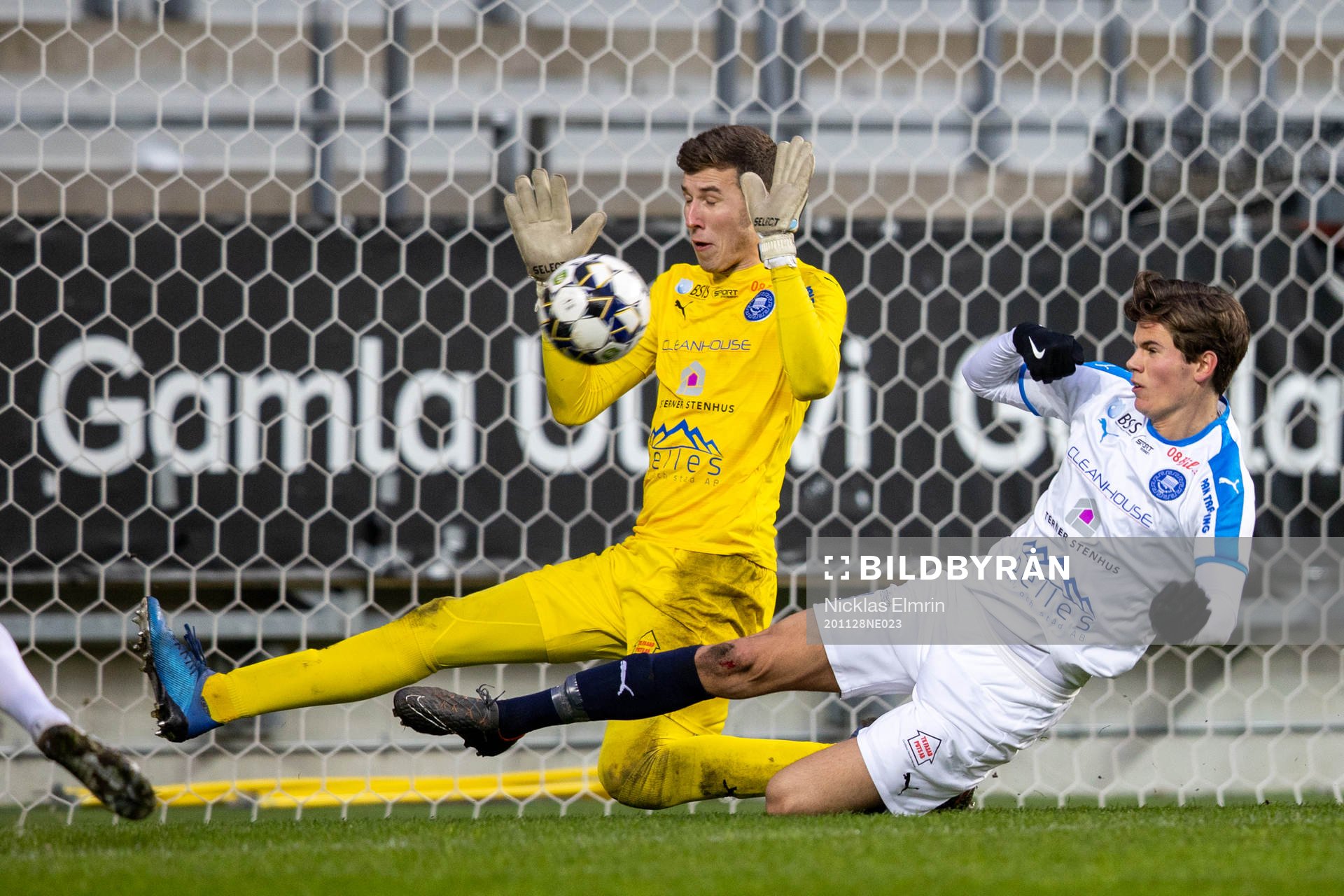 Akropolis målvakt Samuel Brolin och Sebastian
