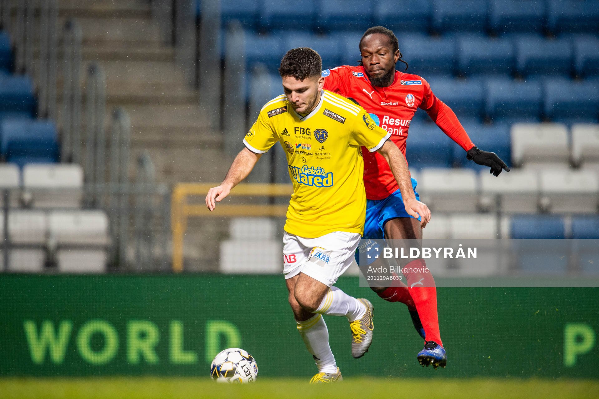 Falkenbergs Edi Sylisufaj och Helsingborgs Kebba Ceesay