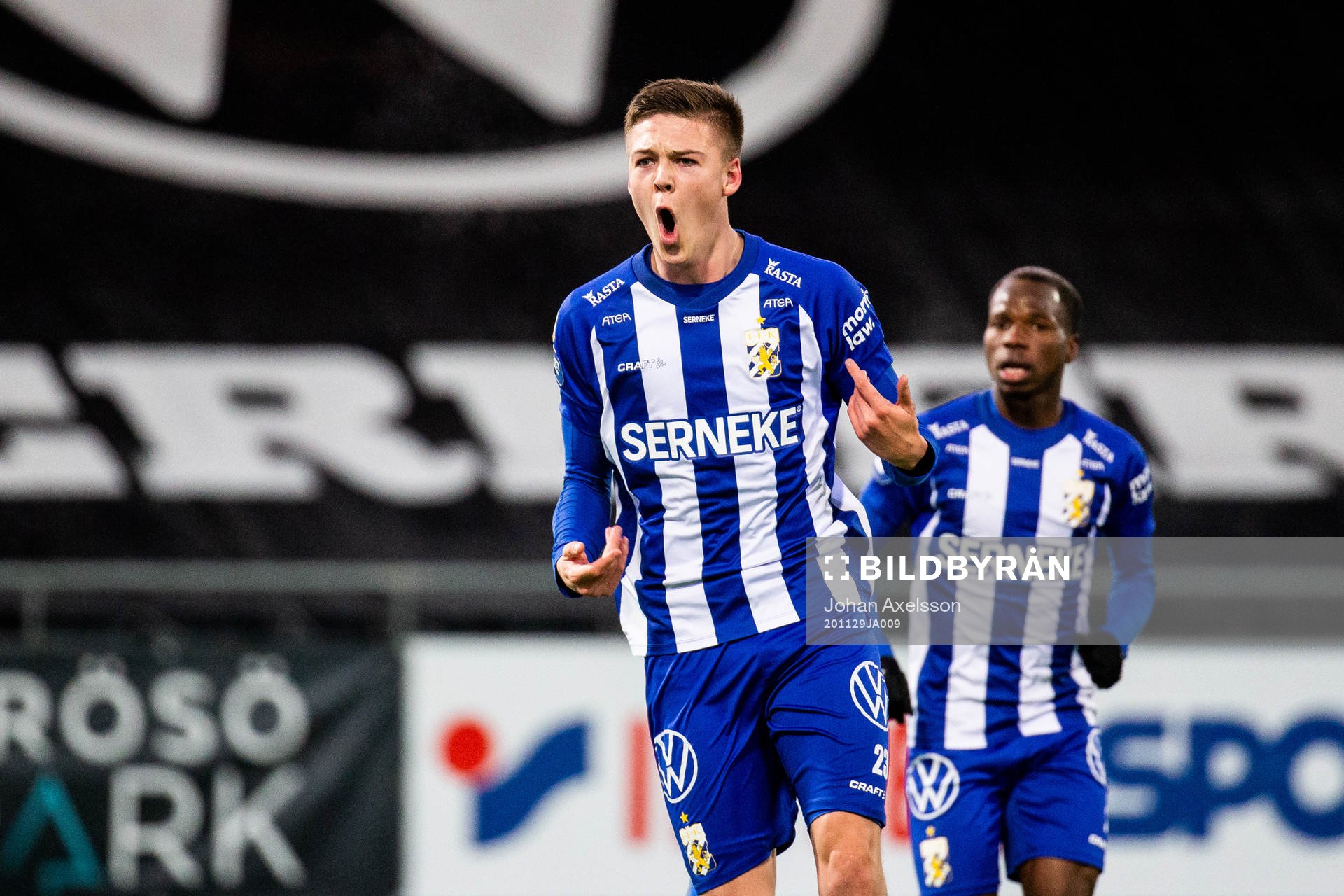 IFK Göteborg Emil Holm jublar efter 0-1 under fotbollsmatchen i Allsvenskan mellan Östersund och IFK Göteborg den 29 november 2020 i Östersund.